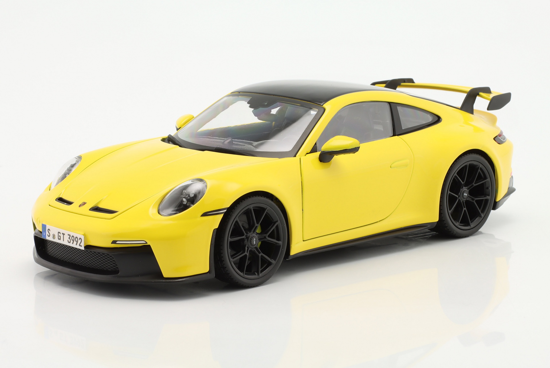 Porsche 911 (992) GT3 Baujahr 2022 racing gelb  