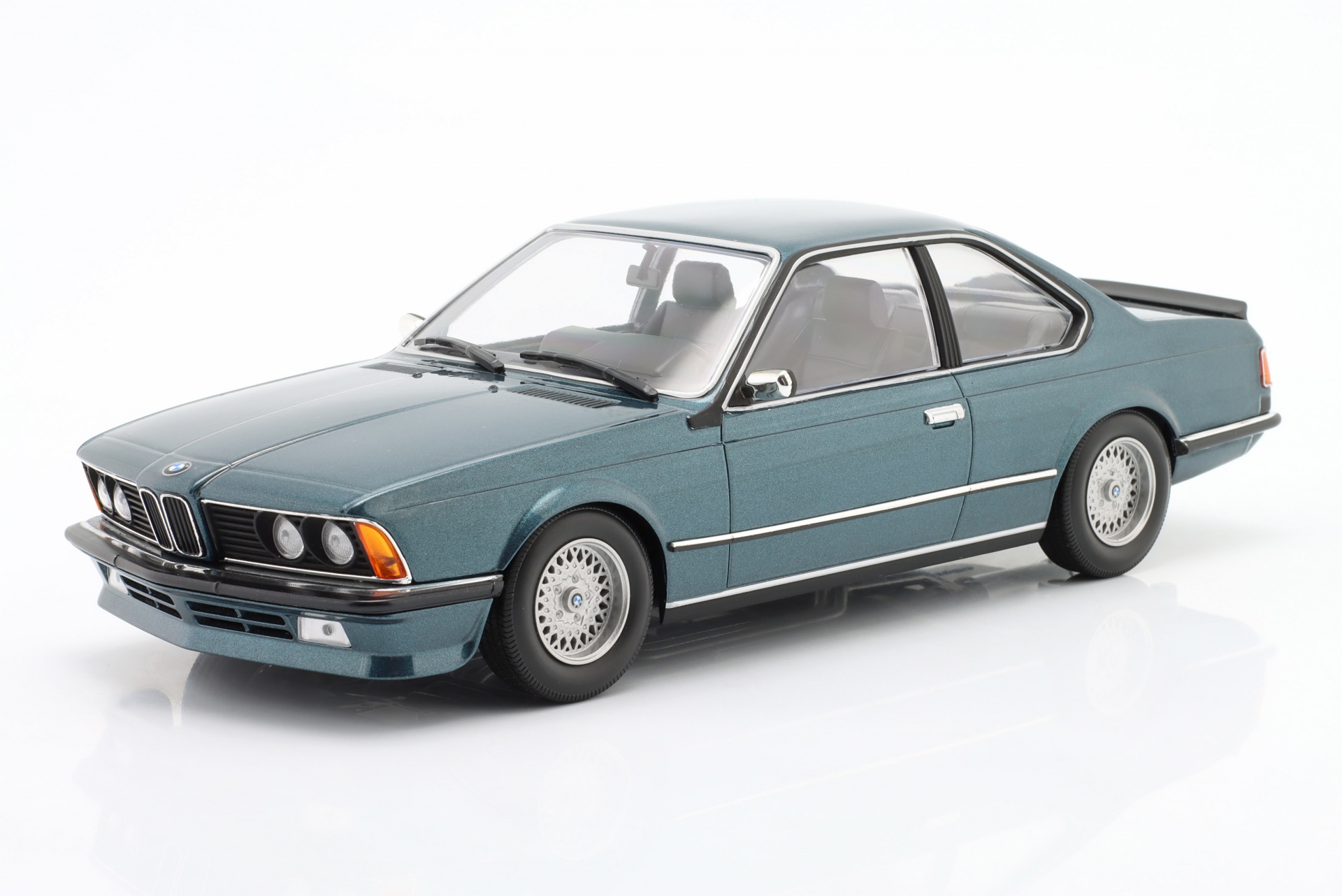 BMW 635 CSi Baujahr 1982 petrolblau metallic  
