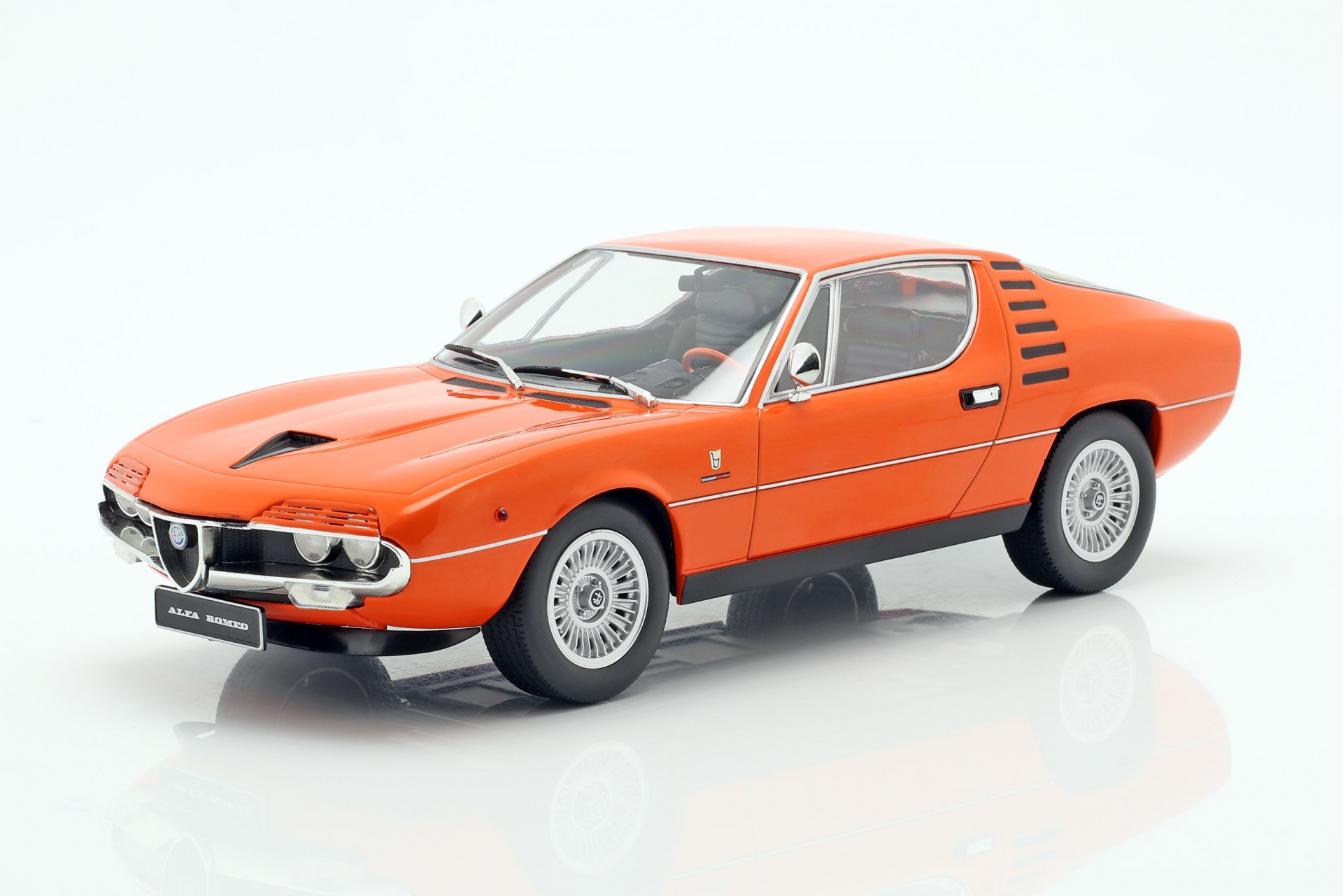 Alfa Romeo Montreal Baujahr 1970 orange  
