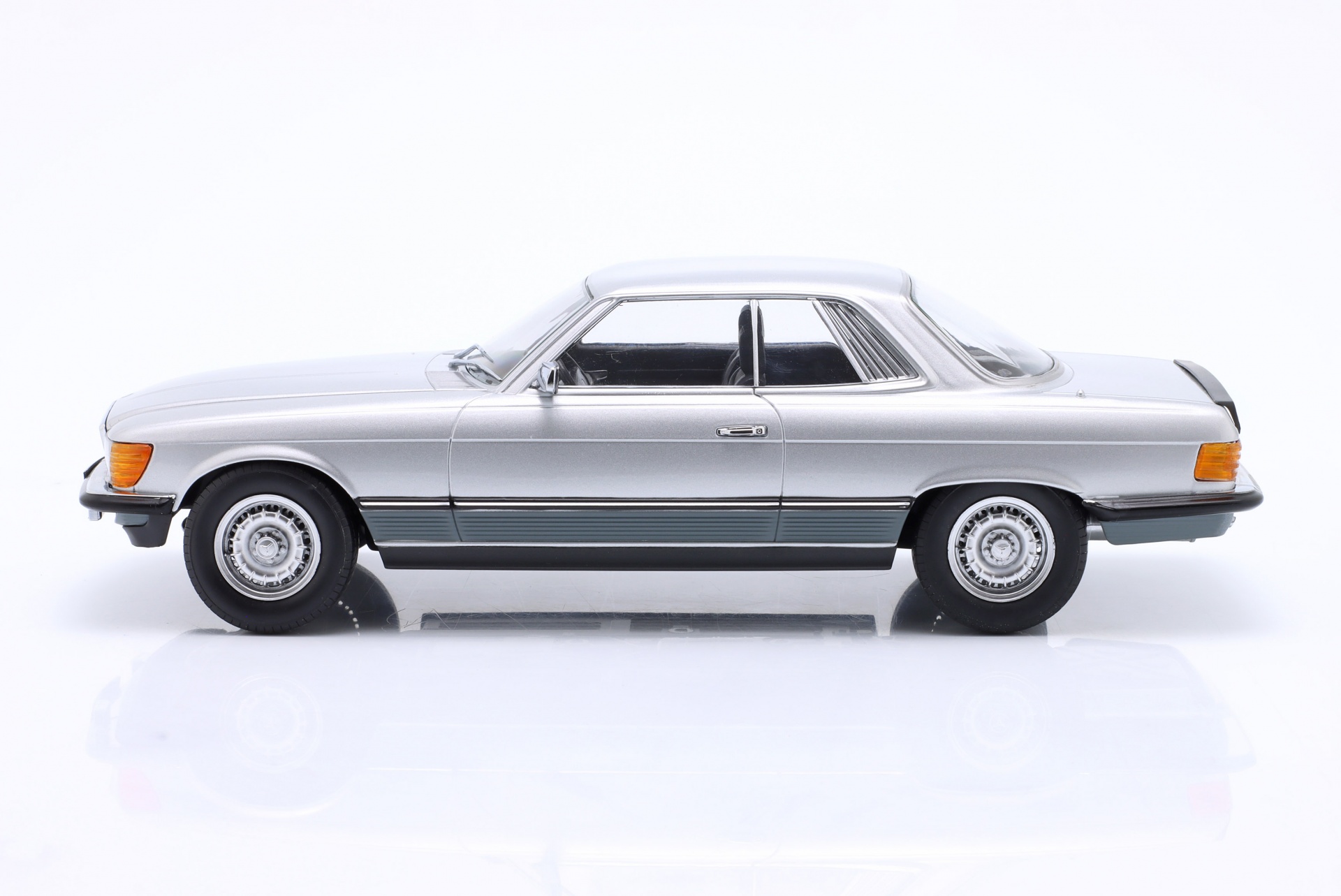 Mercedes-Benz 450 SLC 5.0 (C107) Baujahr 1980 silber  