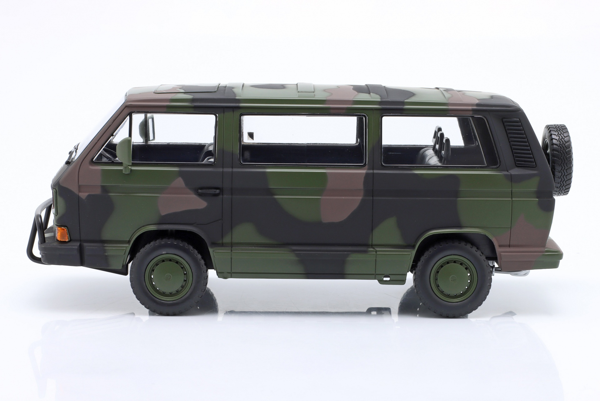 Volkswagen VW T3 Bus Syncro Bundeswehr 1987 tarnfarben  