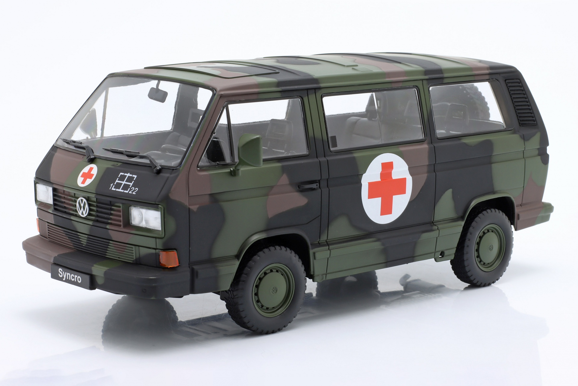 Volkswagen VW T3 Bus Syncro Bundeswehr Ambulanz 1987 tarnfarben  