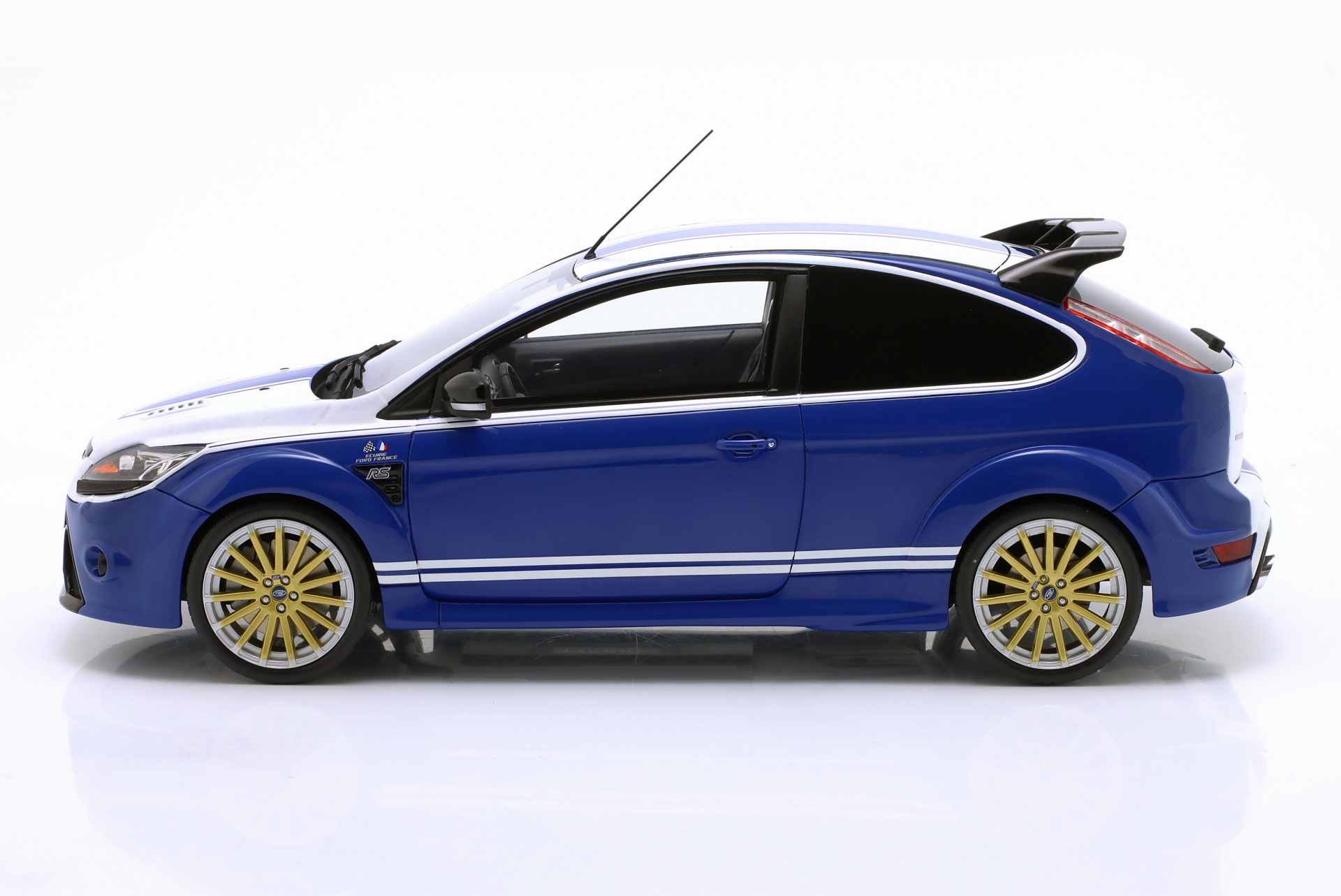 Ford Focus MK2 RS LeMans Tribute 2010 blau / wei&szlig;  OttOmobile