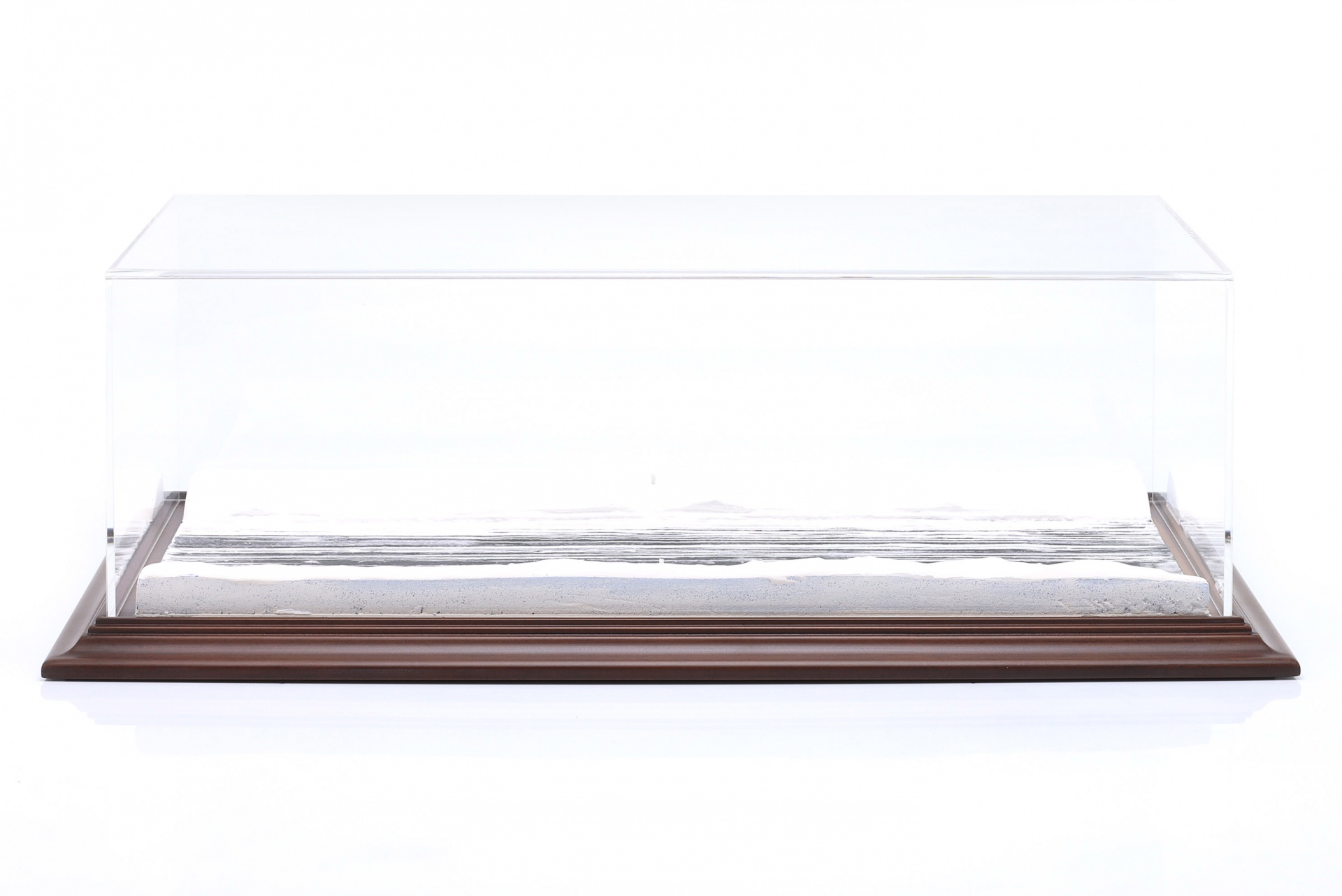 Hochwertige Acryl Vitrine mit Diorama-Bodenplatte Snow Road  