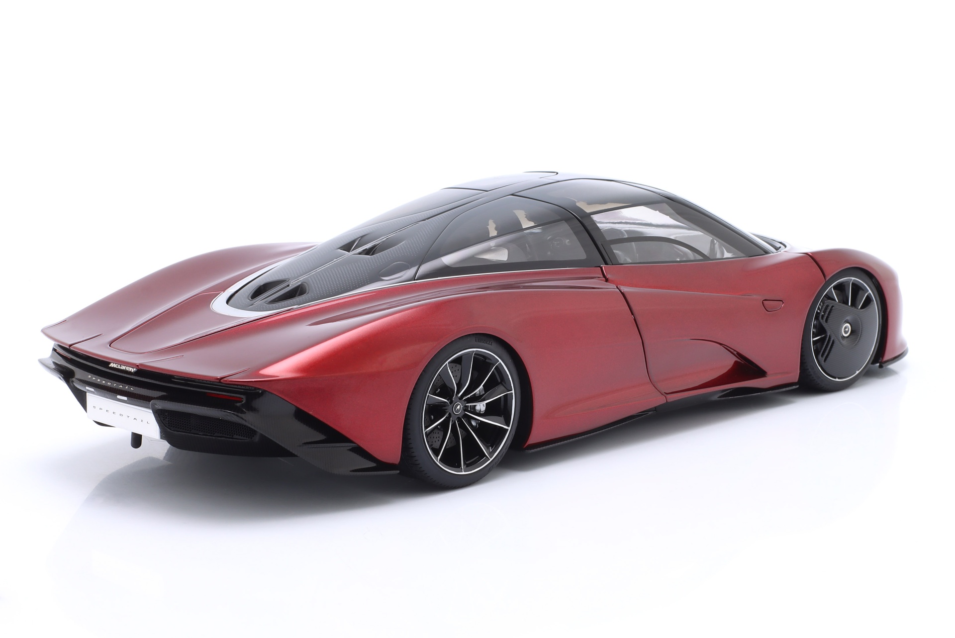 McLaren Speedtail Baujahr 2020 vulkanrot  
