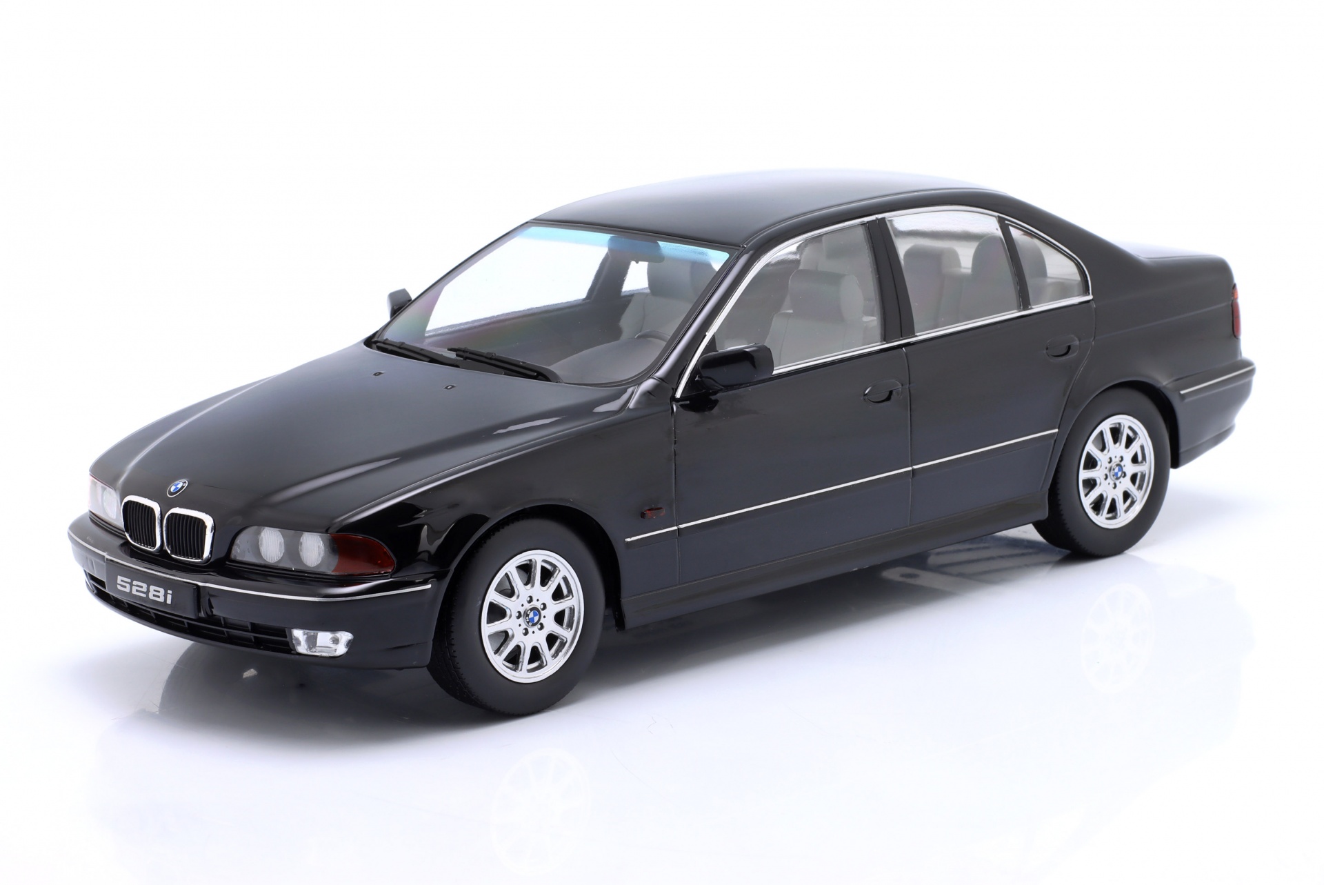 BMW 528i (E39) Limousine Baujahr 1995 schwarz metallic  