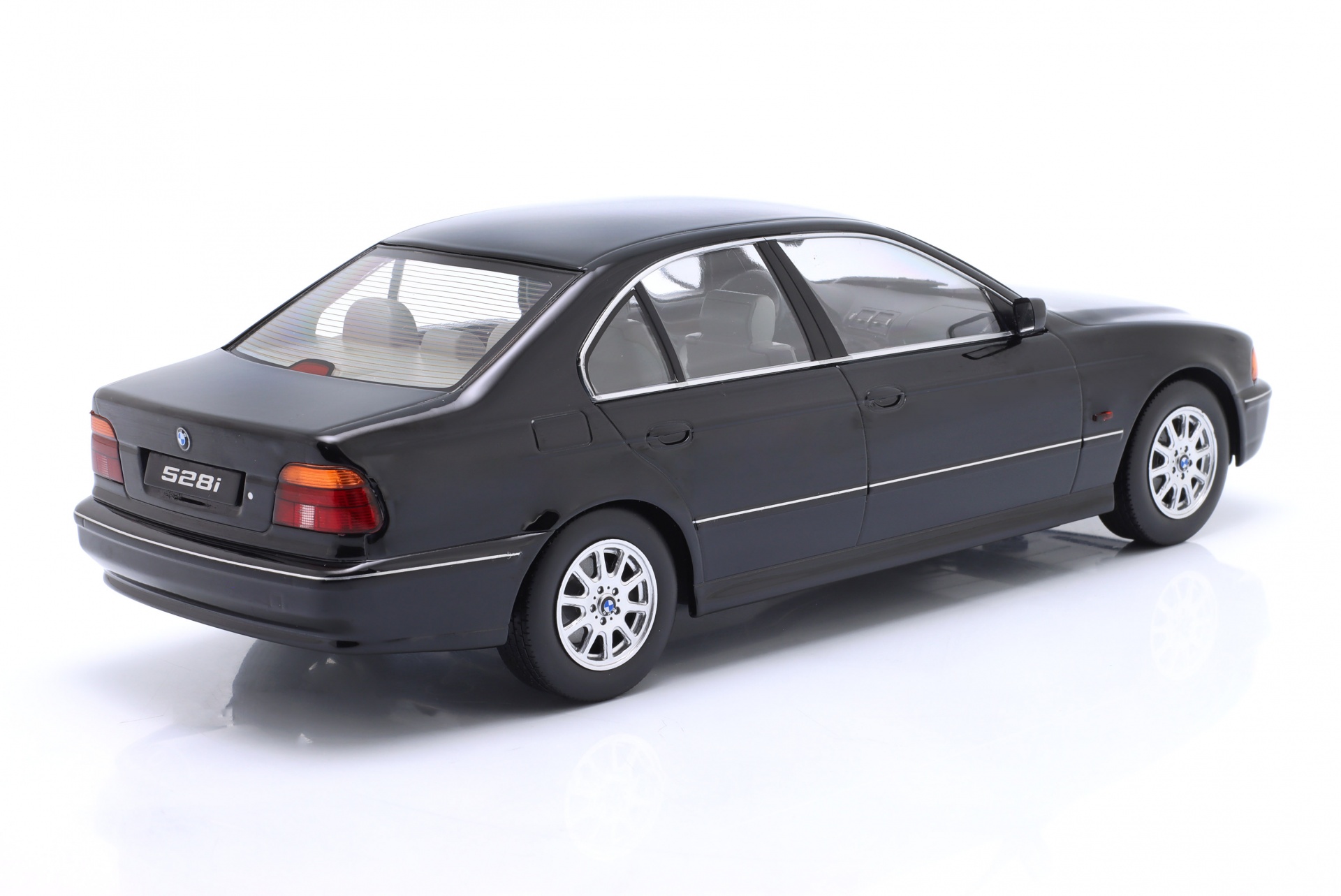 BMW 528i (E39) Limousine Baujahr 1995 schwarz metallic  