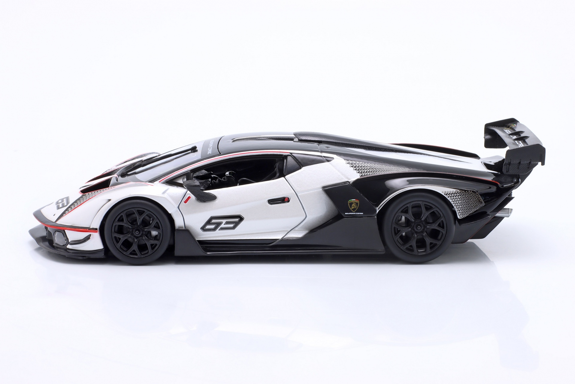 Lamborghini Essenza SCV12 Baujahr 2021 wei&szlig; metallic / schwarz  