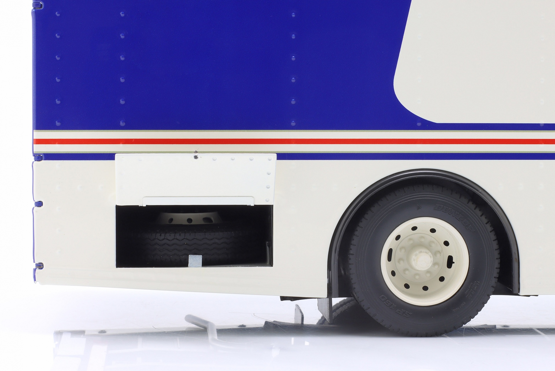 Mercedes-Benz O 317 Renntransporter Rothmans Porsche wei&szlig;  