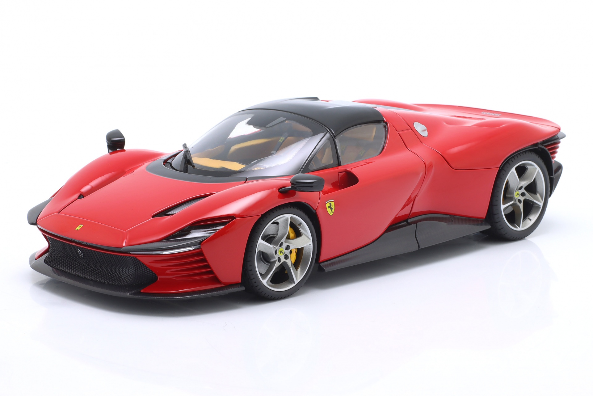 Ferrari Daytona SP3 Closed Top 2022 corsa rot   Signature