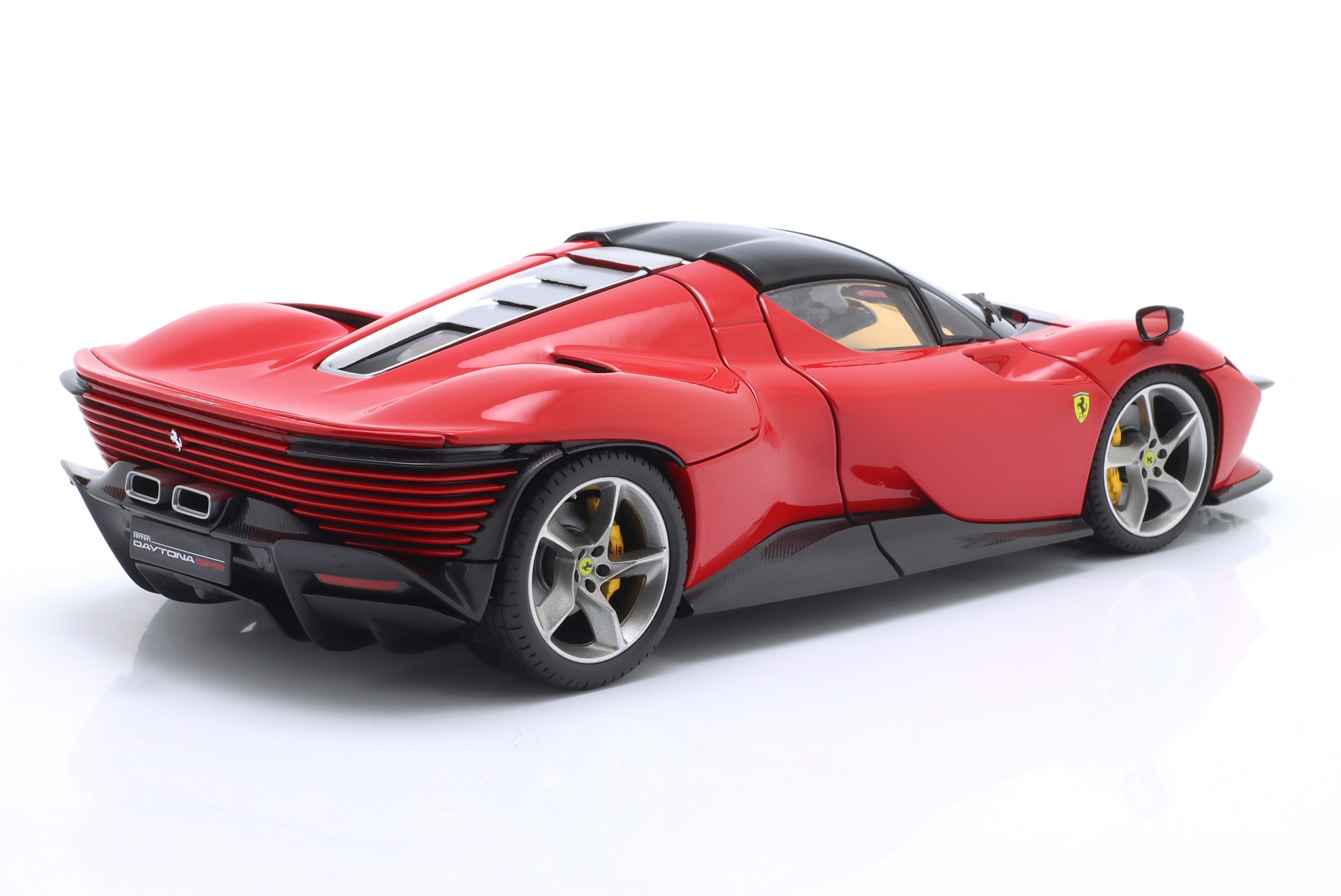 Ferrari Daytona SP3 Closed Top 2022 corsa rot   Signature