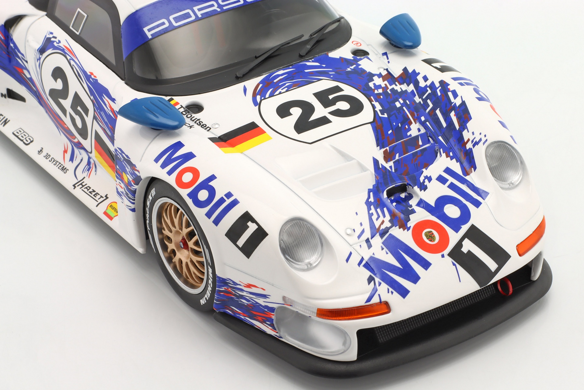 Porsche 911 GT1 #25 2nd 24h LeMans 1996 Stuck, Boutsen, Wollek  