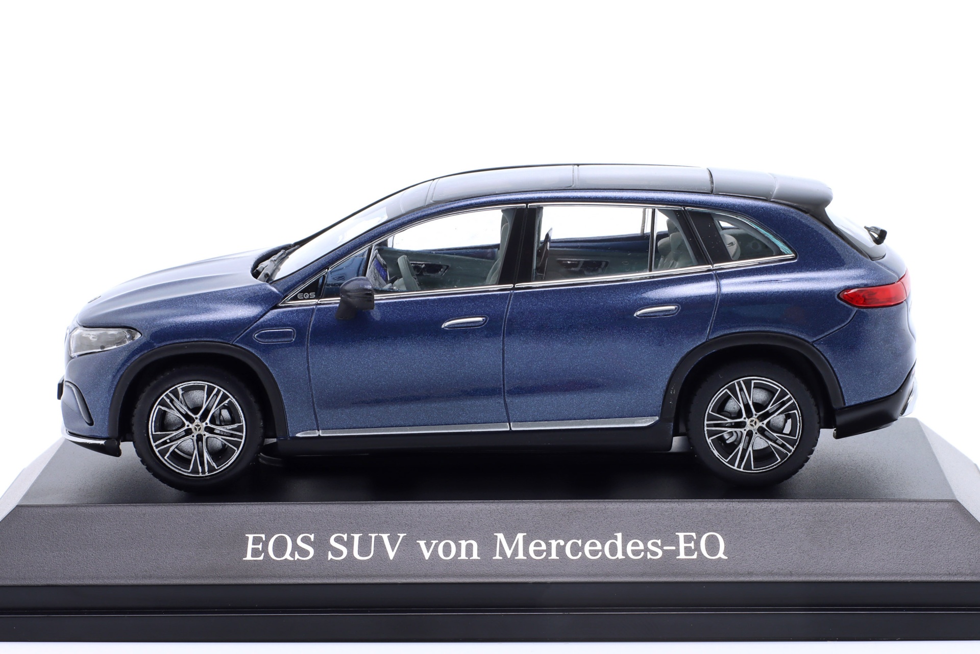 Mercedes-Benz EQS (X296) solidathblau  