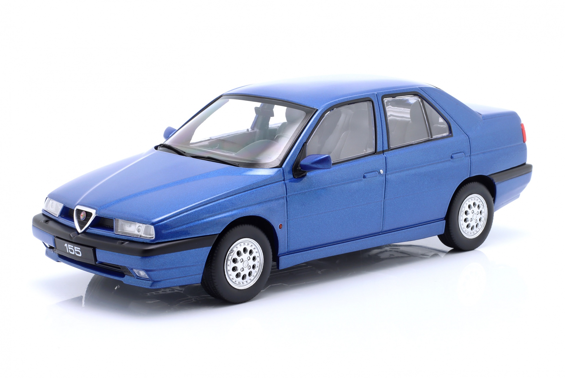 Alfa Romeo 155 Baujahr 1996 nordblau metallic  
