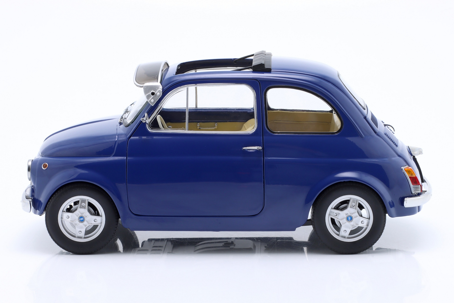 Fiat 500 F Custom mit abnehmbarem Dach Baujahr 1968 blau  
