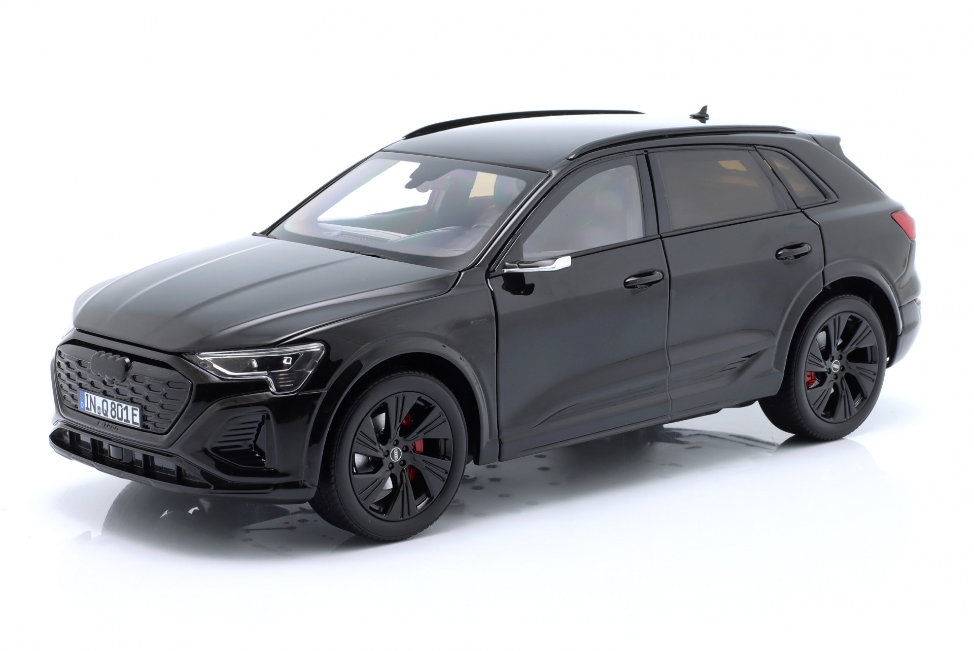 Audi Q8 e-tron Baujahr 2023 mythosschwarz  