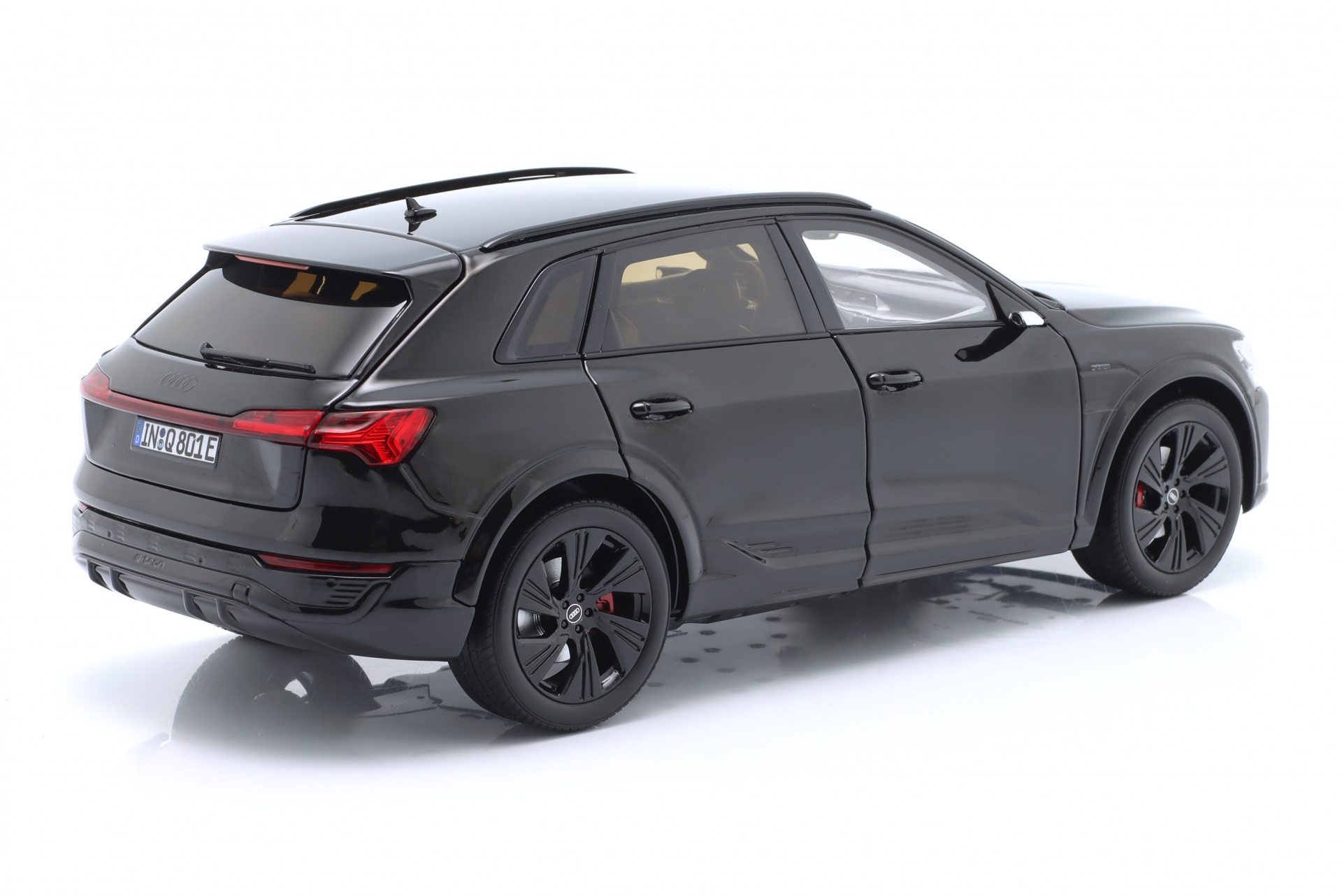 Audi Q8 e-tron Baujahr 2023 mythosschwarz  