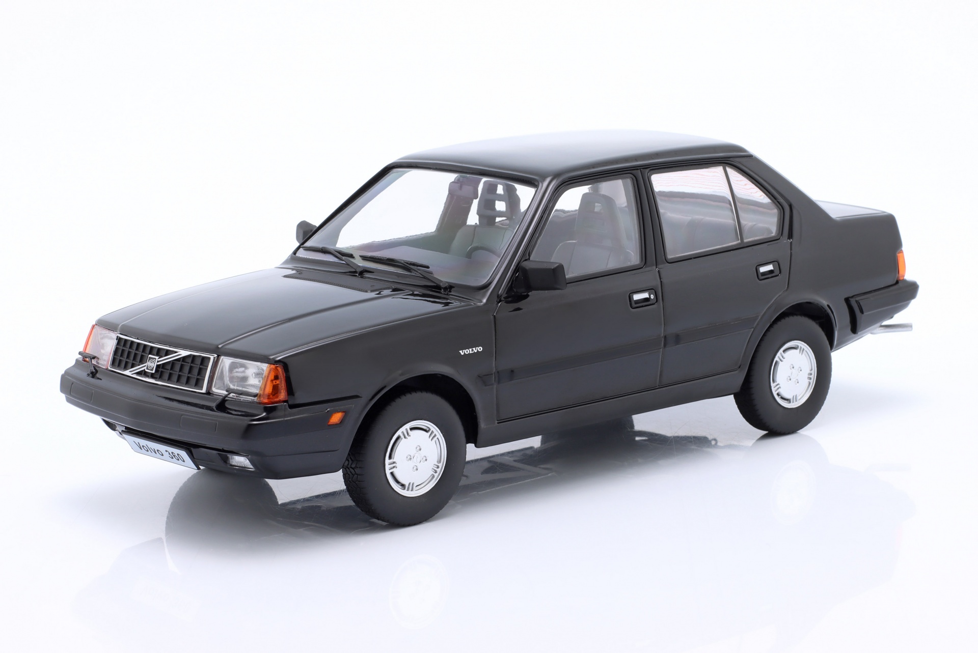 Volvo 360 Baujahr 1987 schwarz metallic  