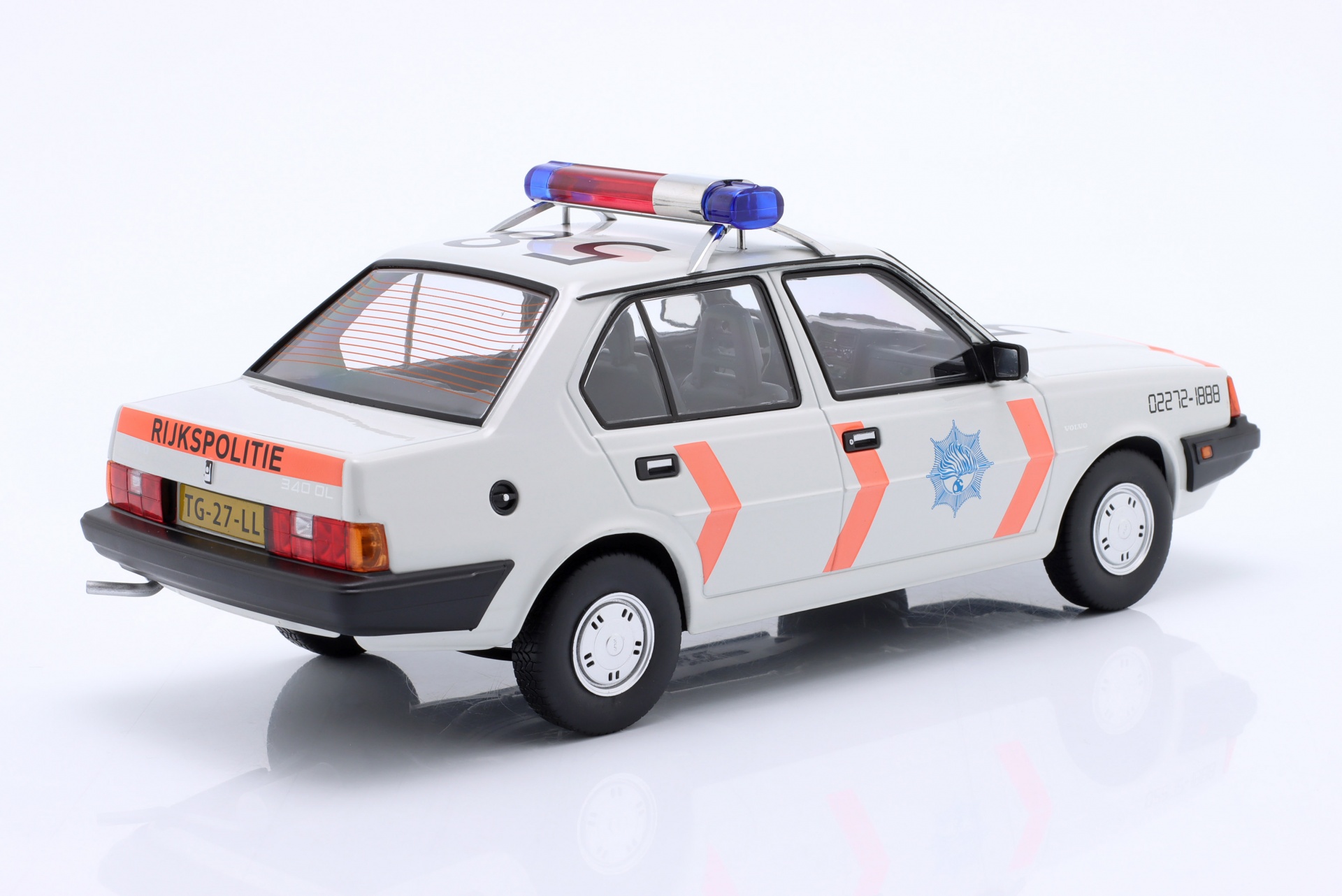 Volvo 340 Polizei Niederlande 1987 wei&szlig;  