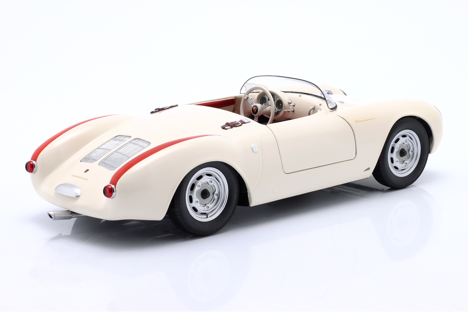 Porsche 550A Spyder Baujahr 1955 wei&szlig; / rot  