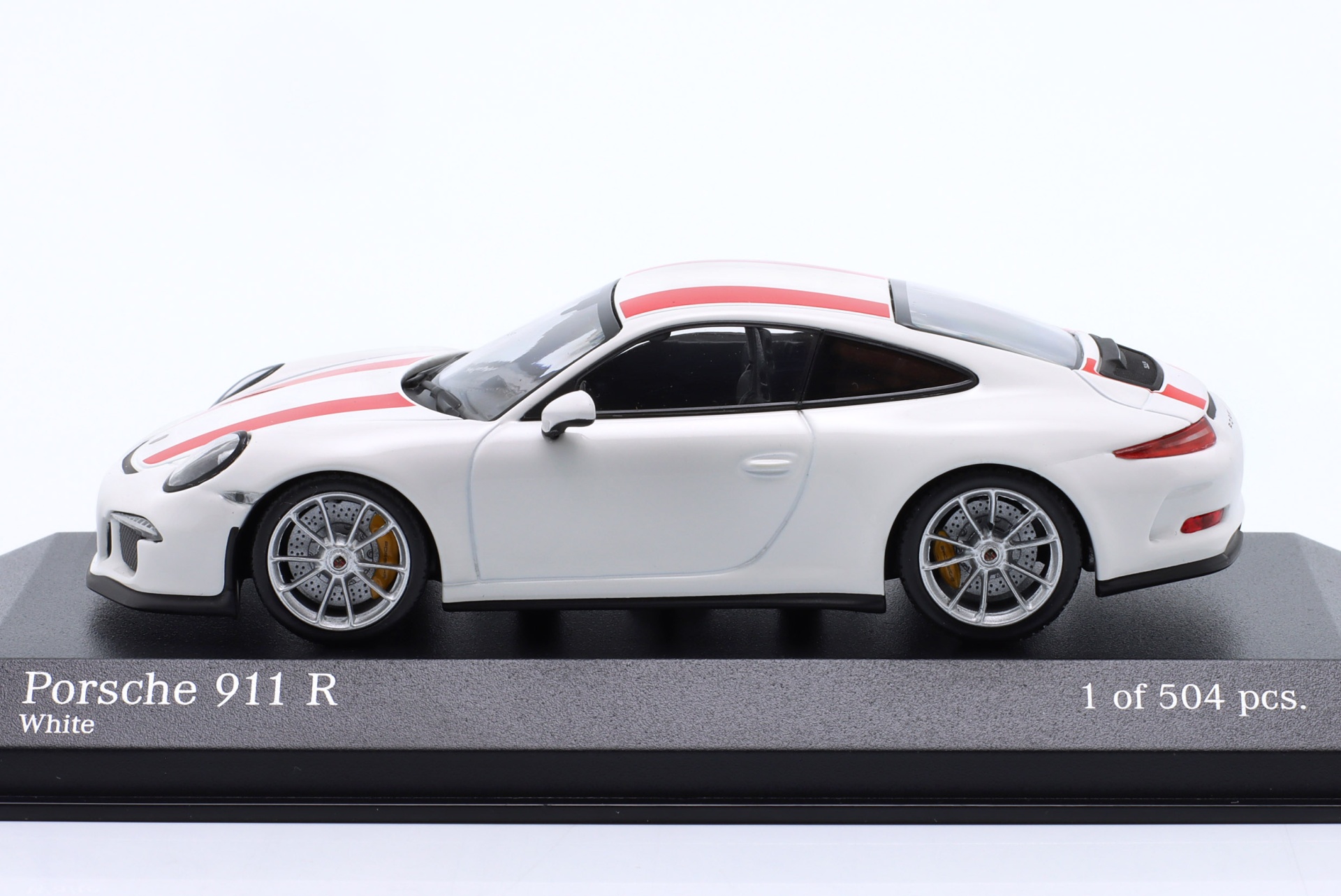 Porsche 911 (991) R Baujahr 2016 wei&szlig; / rot  