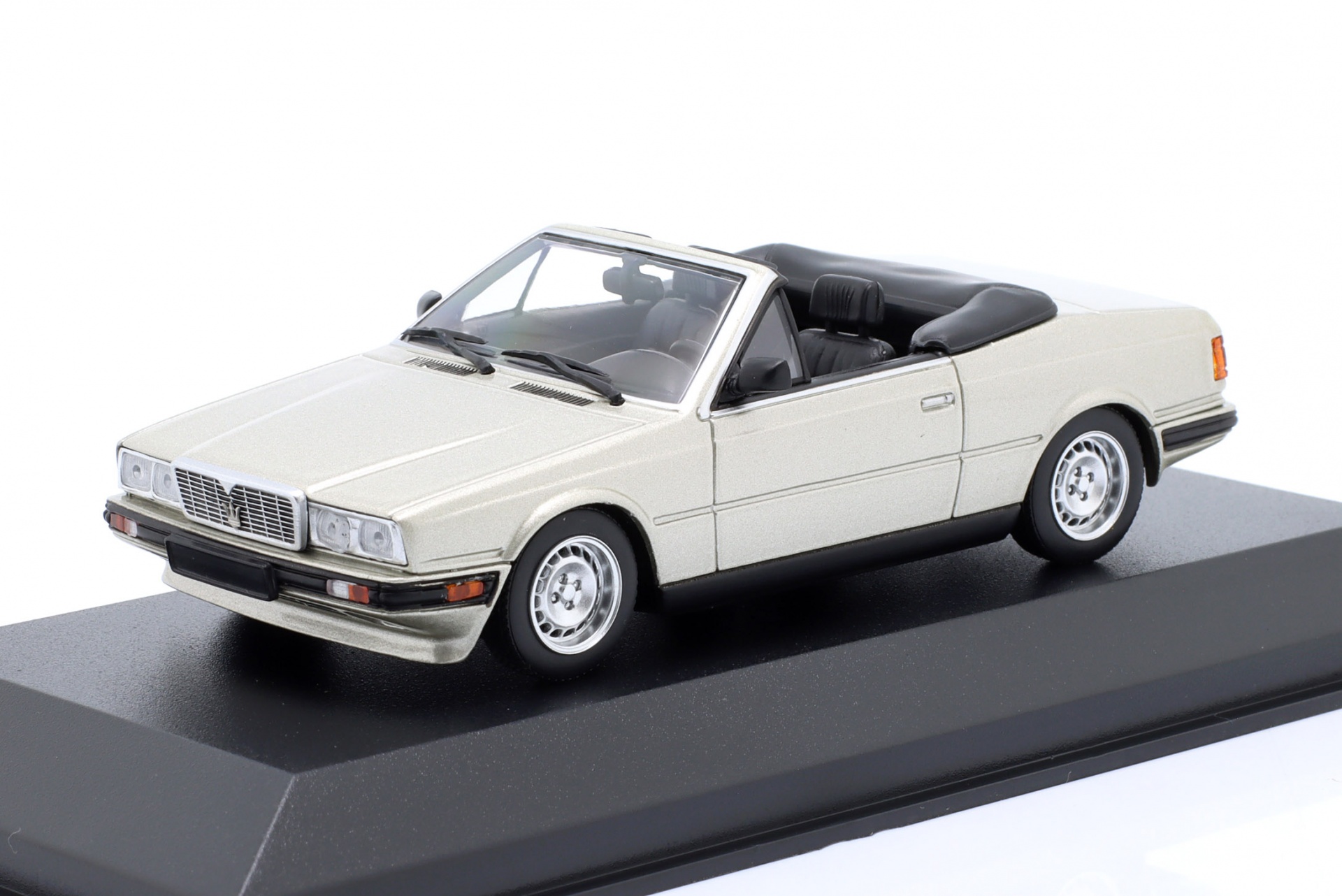 Maserati Biturbo Spyder Baujahr 1984 silber metallic  