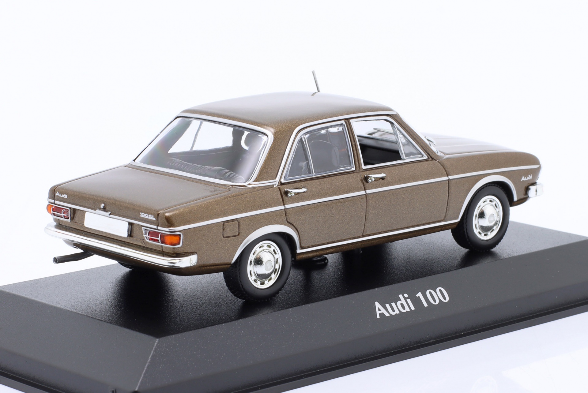 Audi 100 Baujahr 1969 braun metallic  