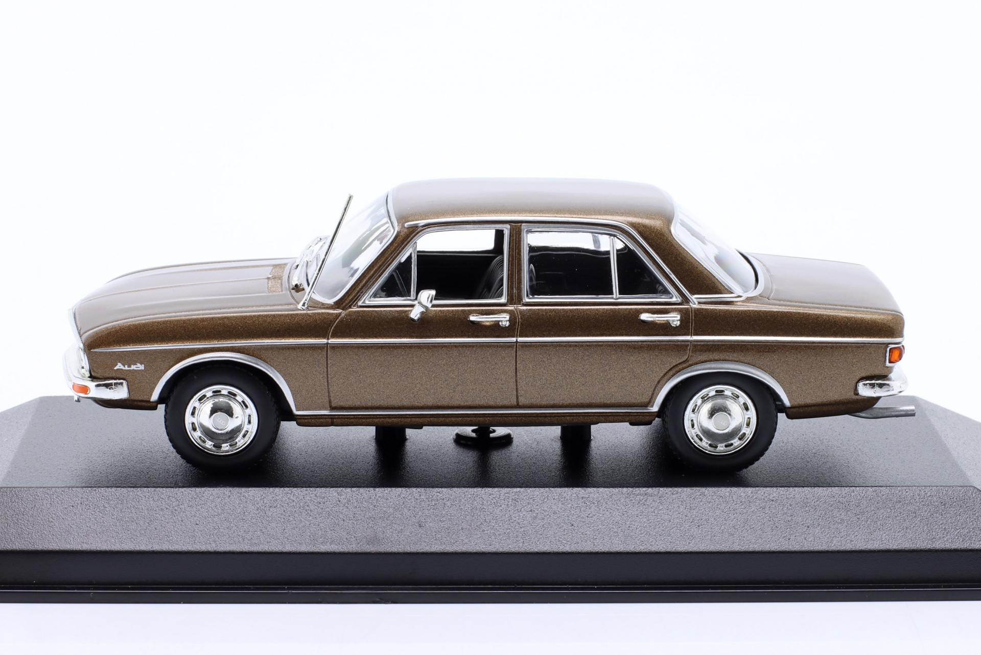 Audi 100 Baujahr 1969 braun metallic  