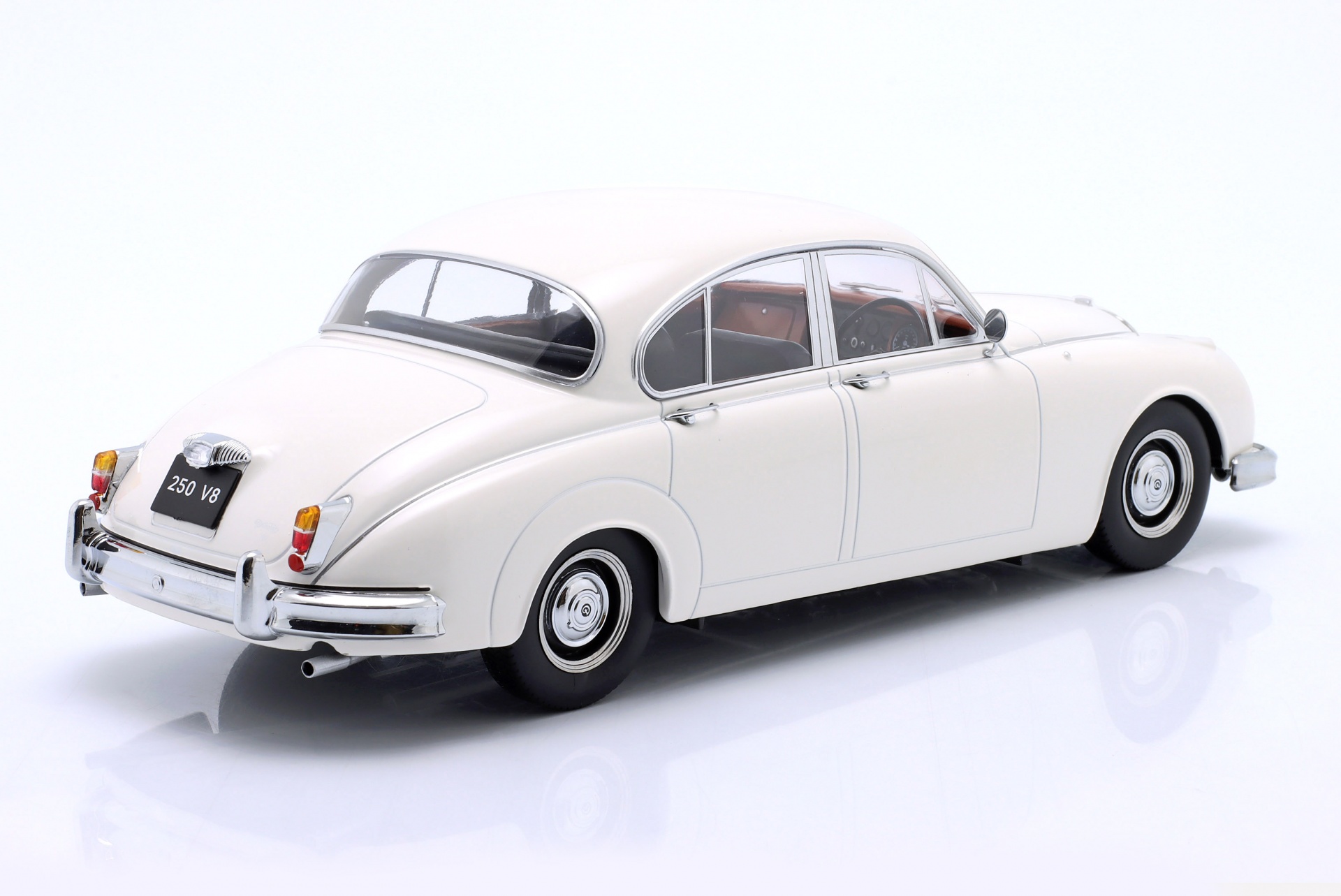 Daimler 250 V8 RHD Baujahr 1962 wei&szlig;  