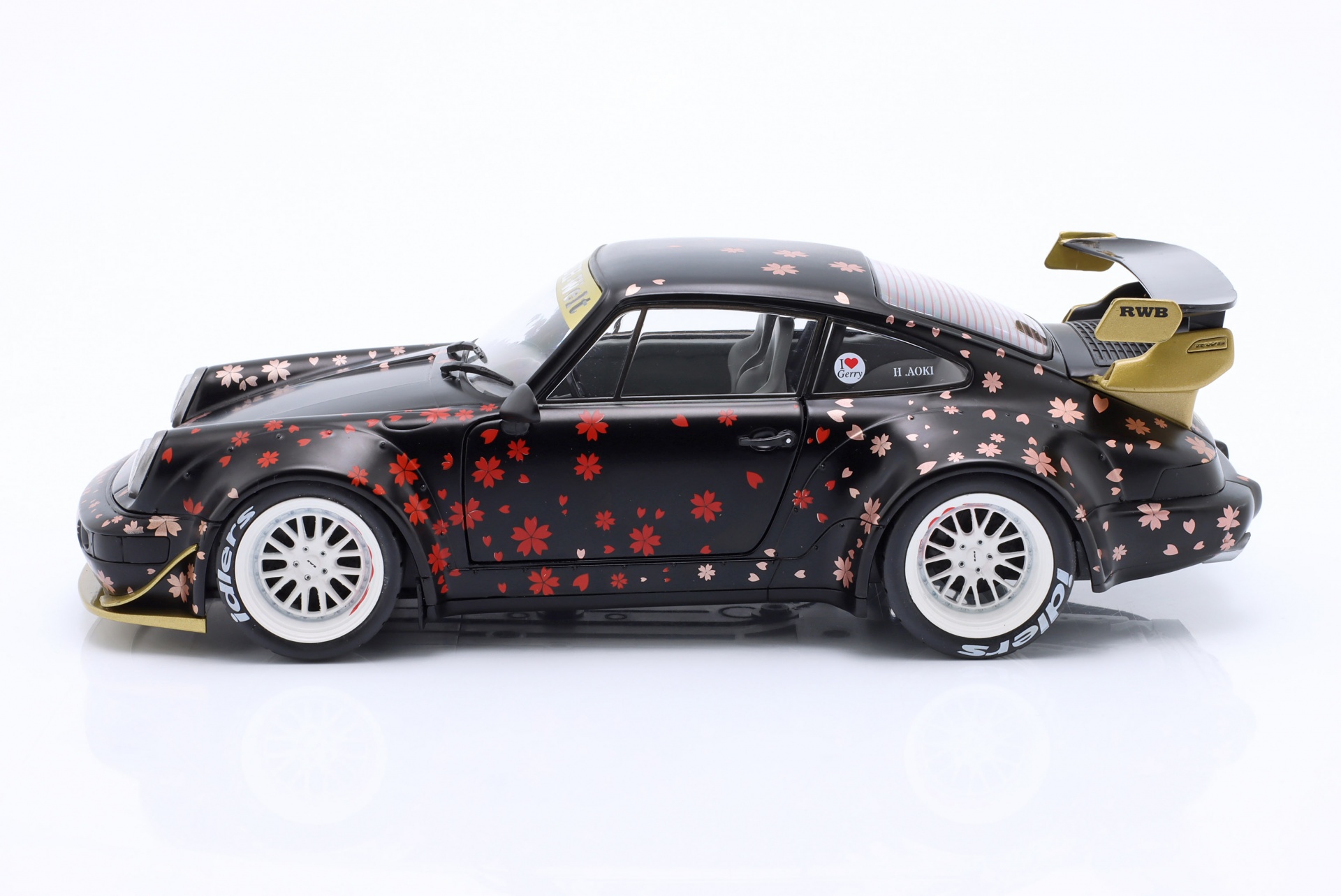 Porsche 911 (964) RWB Rauh-Welt Aoki 2021 schwarz mit Dekor  