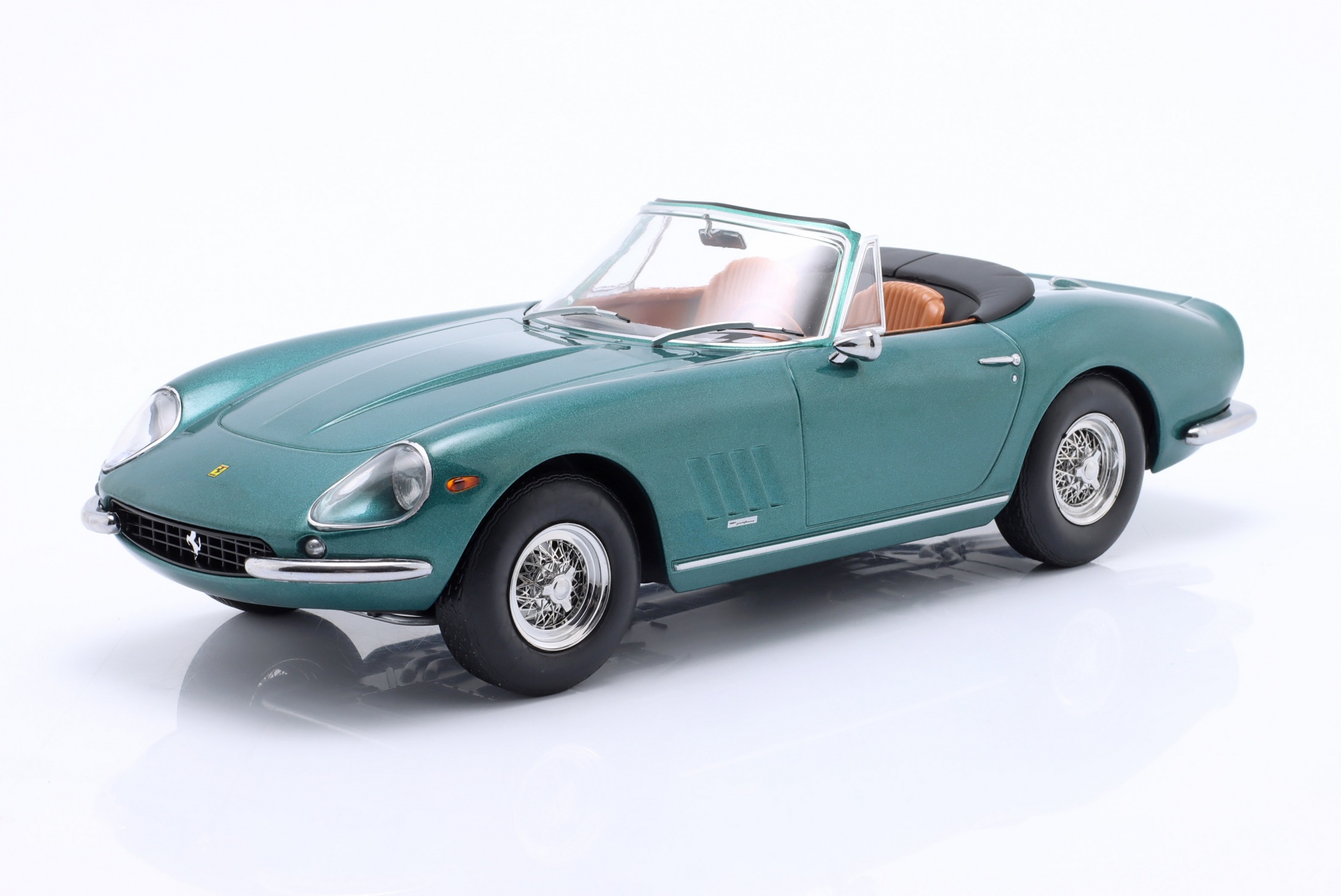Ferrari 275 GTB/4 NART Spyder mit Speichenfelgen 1967 gr&uuml;n metallic  