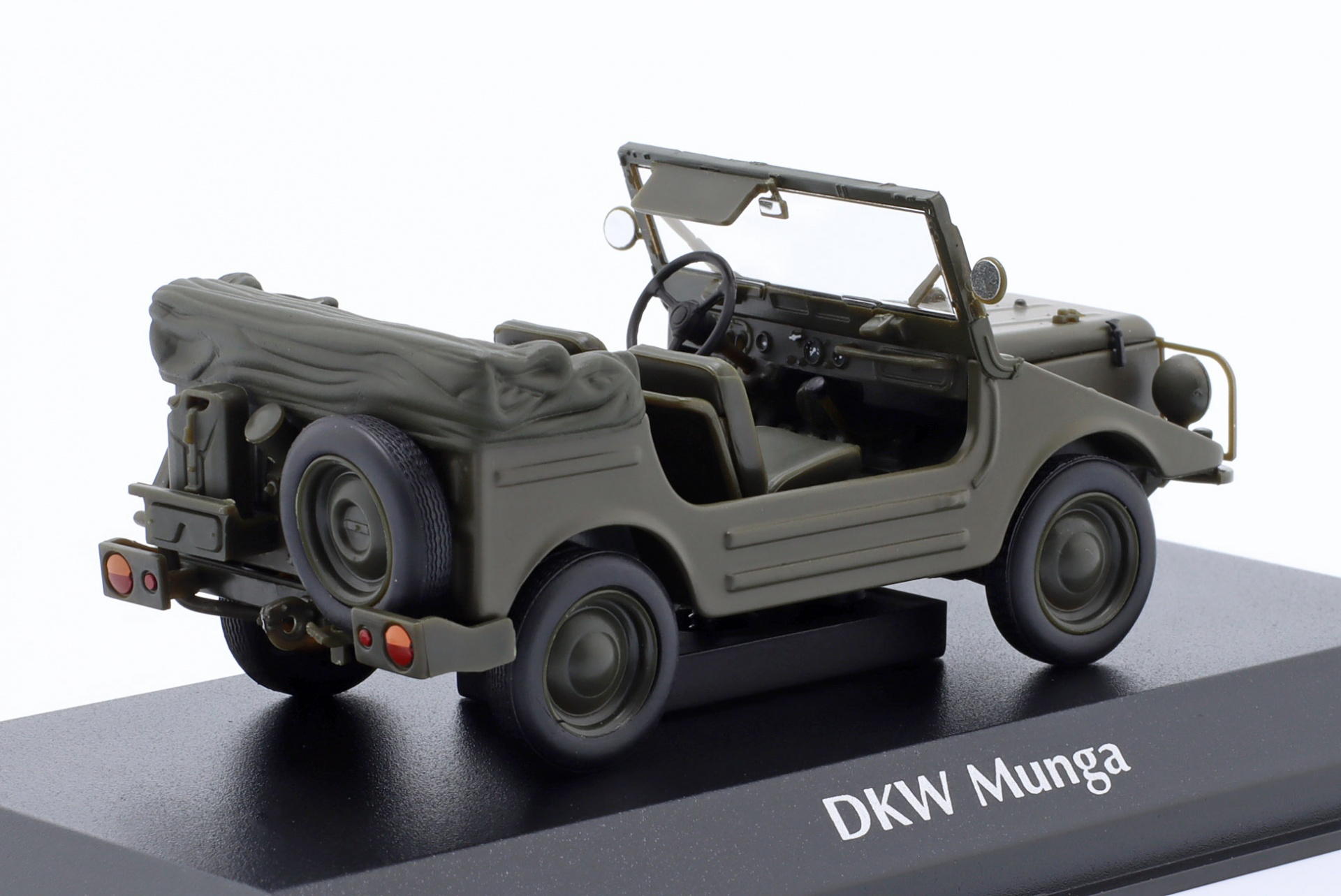 DKW Munga Baujahr 1955 satin gr&uuml;n  