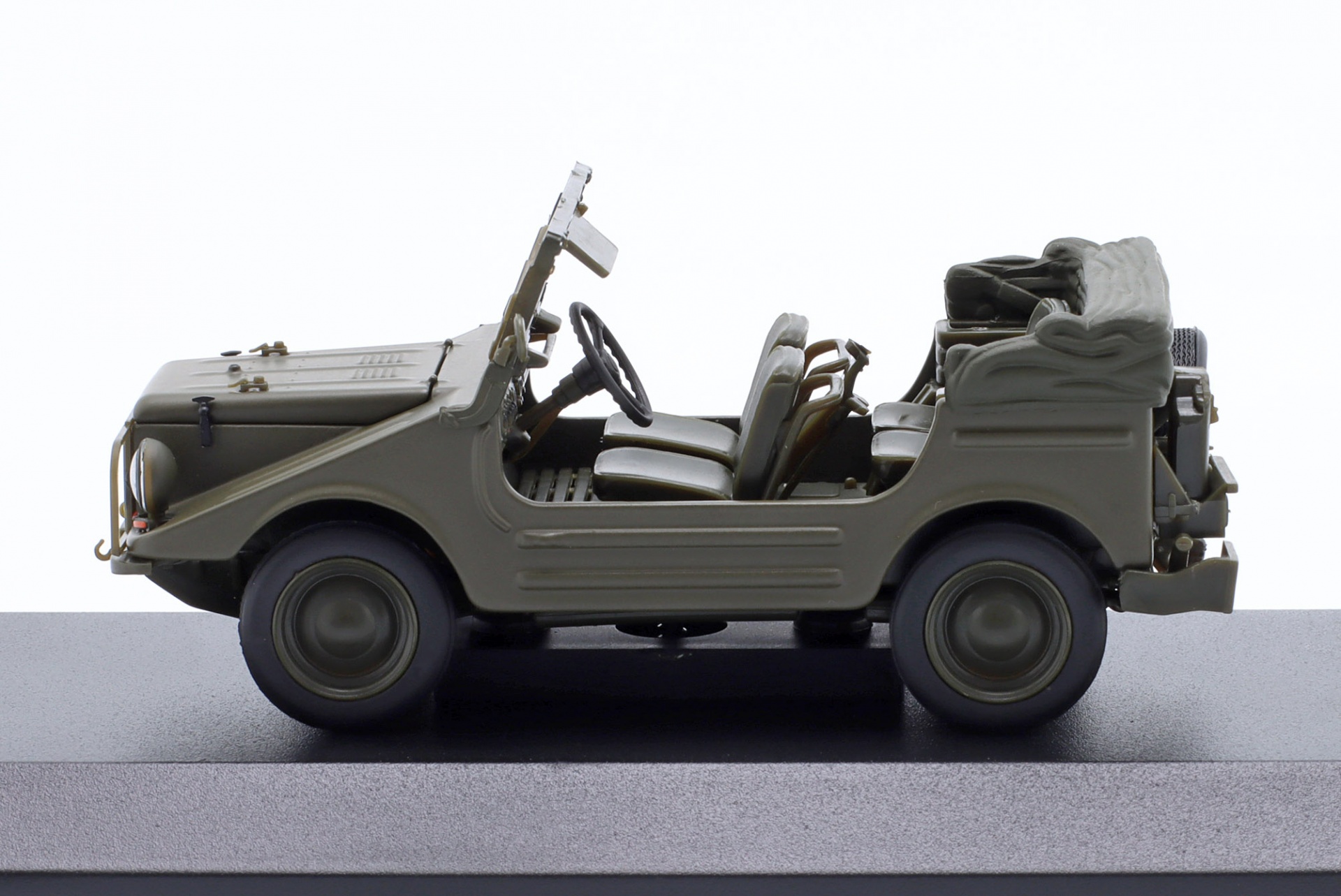 DKW Munga Baujahr 1955 satin gr&uuml;n  
