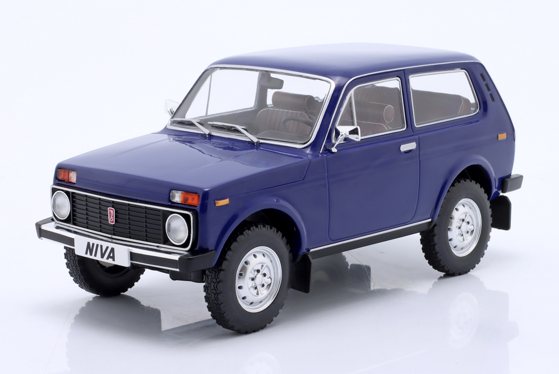 Lada Niva Baujahr 1976 dunkelblau  ModelCar Group