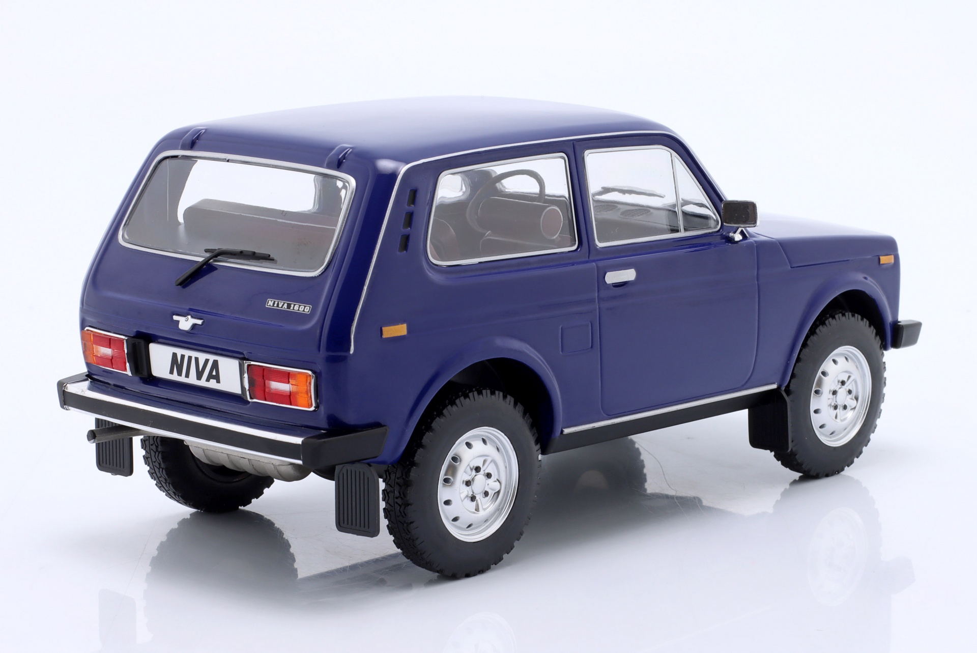 Lada Niva Baujahr 1976 dunkelblau  ModelCar Group