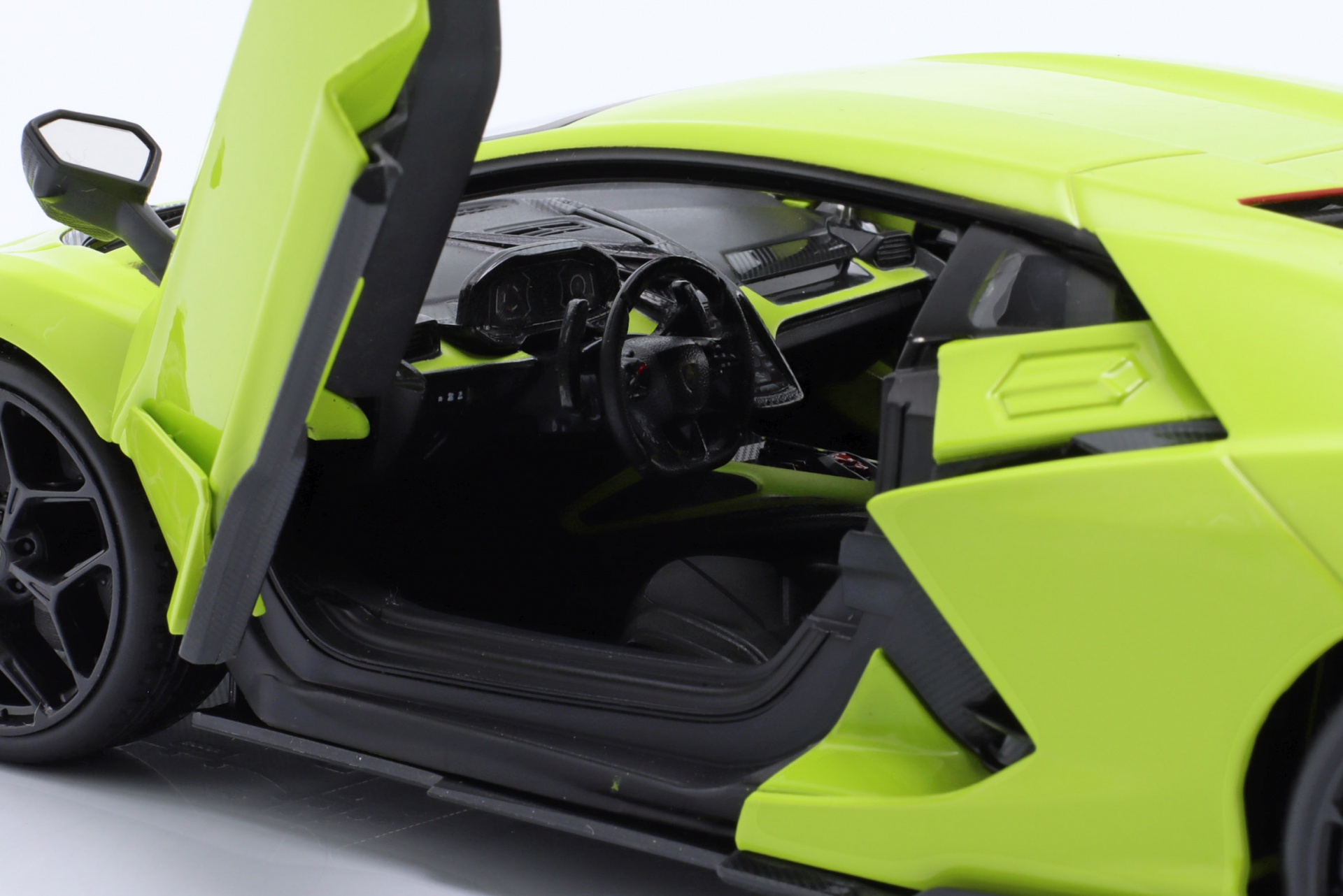 Lamborghini Revuelto Hybrid Baujahr 2023 gr&uuml;n  