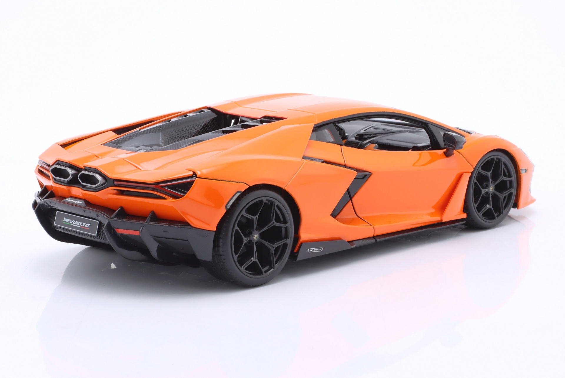 Lamborghini Revuelto Hybrid Baujahr 2023 orange  