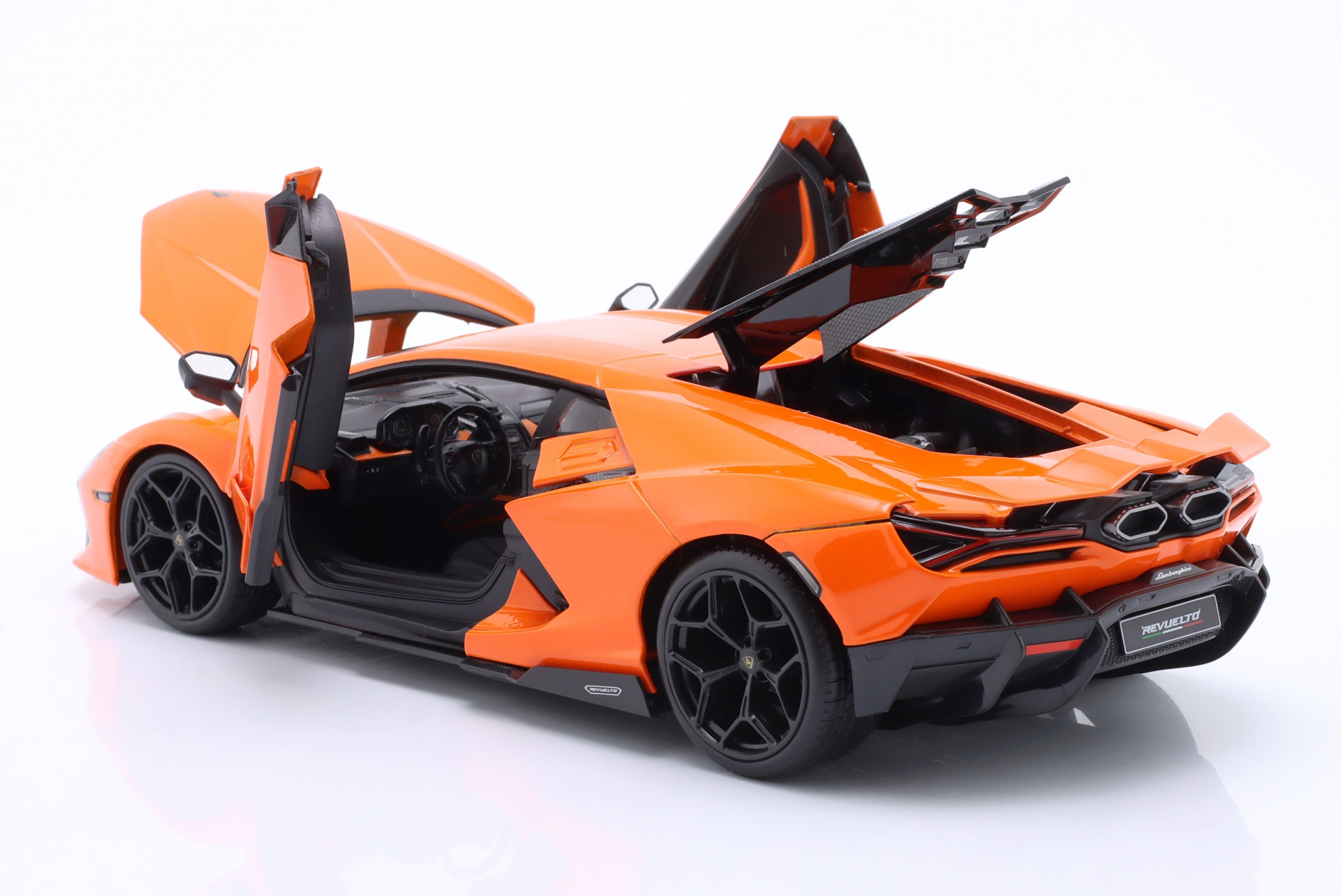 Lamborghini Revuelto Hybrid Baujahr 2023 orange  