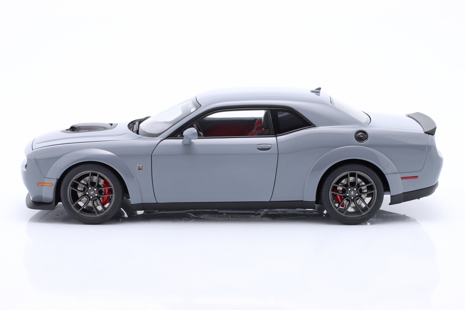 Dodge Challenger R/T Scat Pack Shaker Widebody 2022 grau  