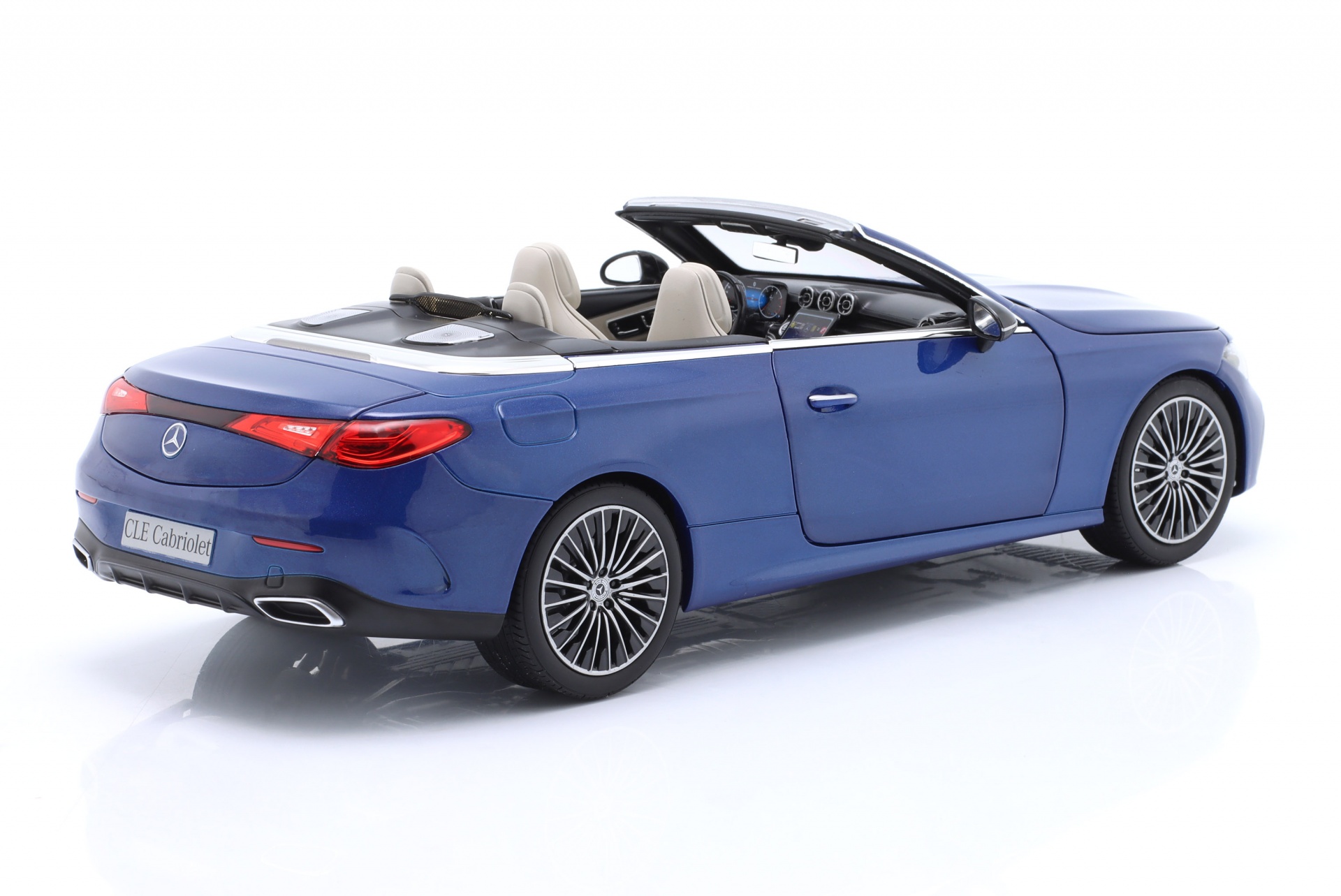 Mercedes-Benz AMG-Line CLE Cabriolet (A236) Baujahr 2024 spektralblau  