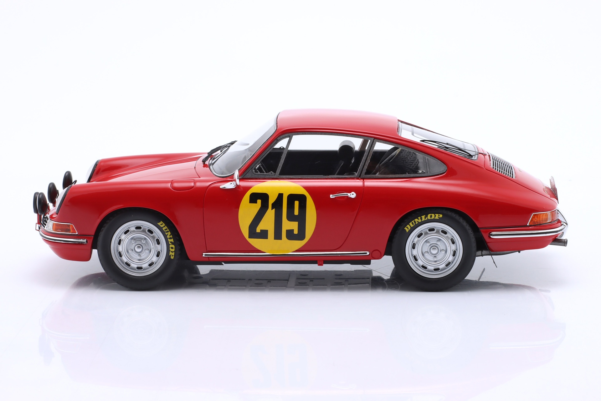 Porsche 911 S #219 3rd Rallye Monte Carlo 1967 Elford, Stone  