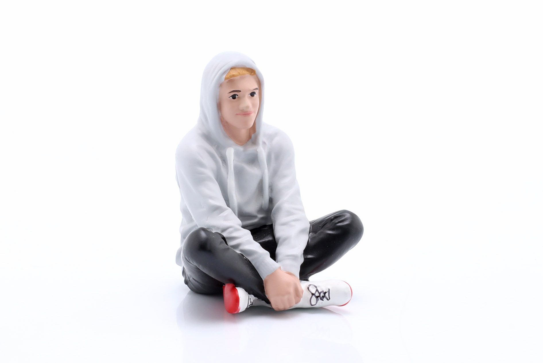 Diorama Figuren Serie #704 sitzender Junge  