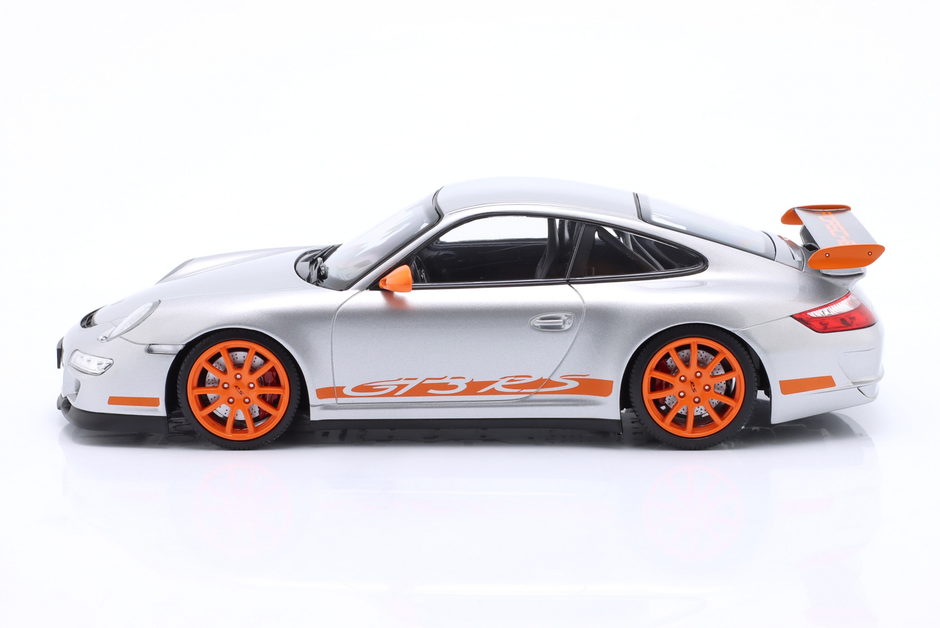 Porsche 911 (997) GT3 RS Baujahr 2007 silber / orangene Felgen  