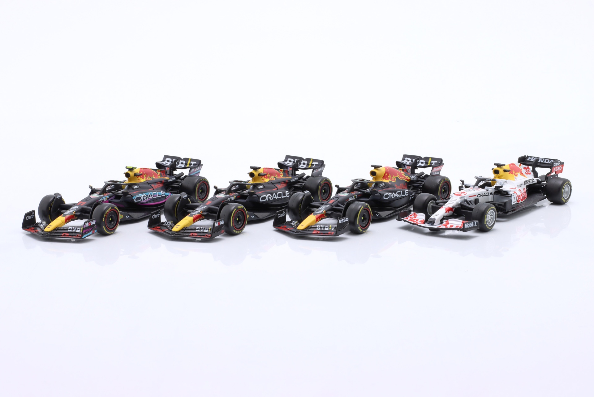 4-Car Set Red Bull Racing Verstappen Formel 1 Weltmeister 2021-2023  