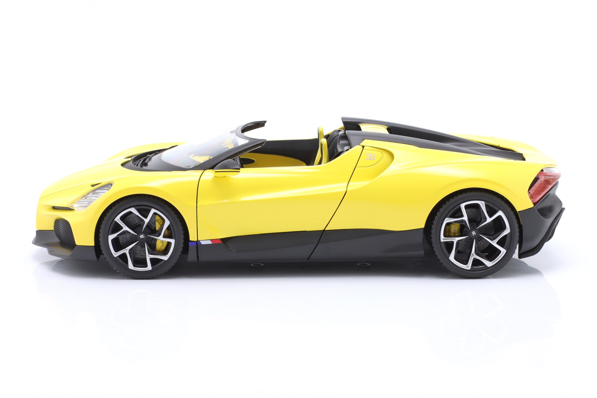 Bugatti W16 Mistral Baujahr 2023 gelb  