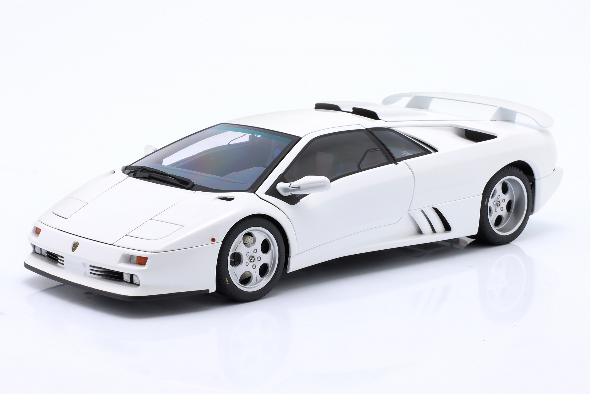 Lamborghini Diablo SE30 Jota Baujahr 1995 impact wei&szlig;  
