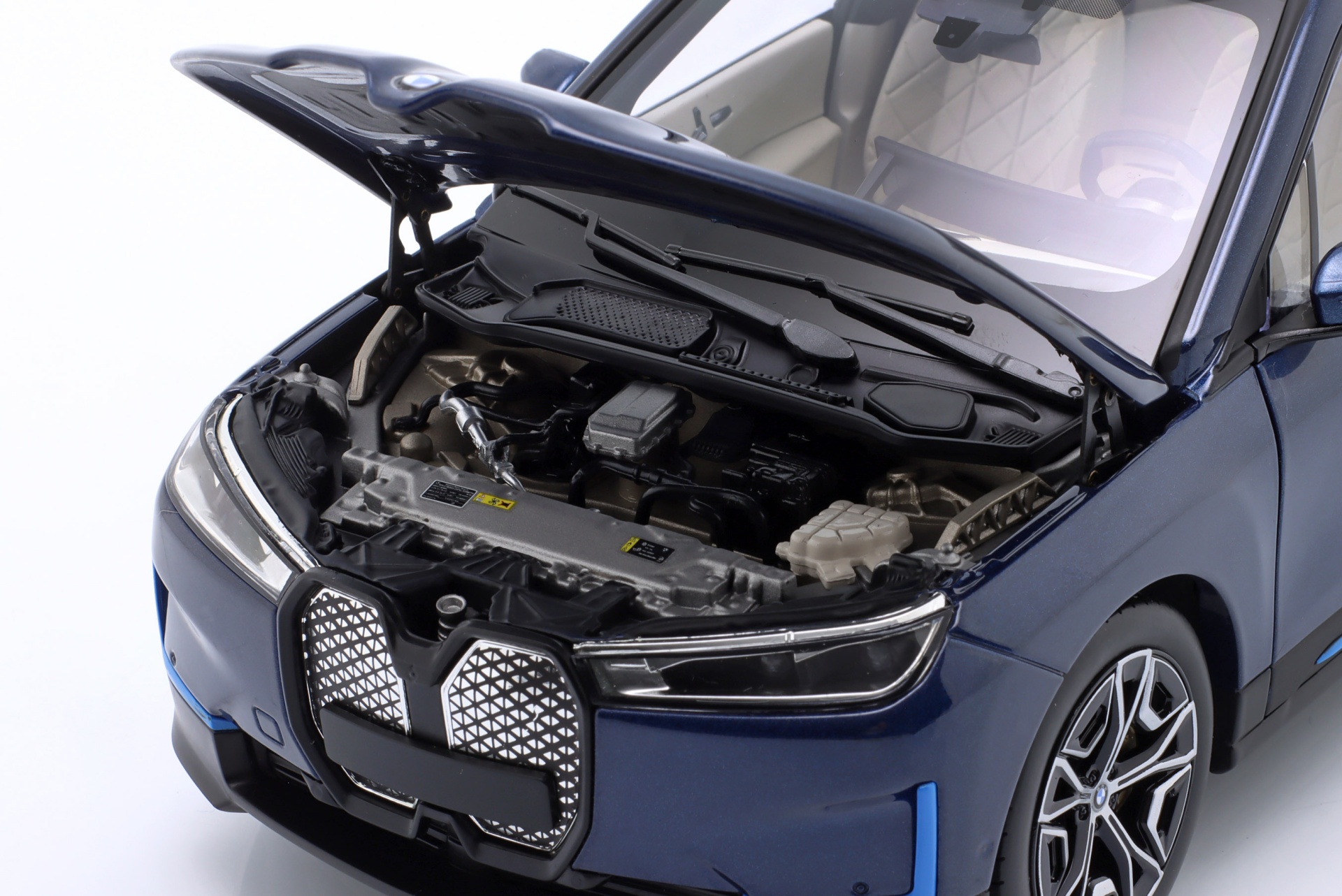 BMW iX Baujahr 2022 blau metallic  