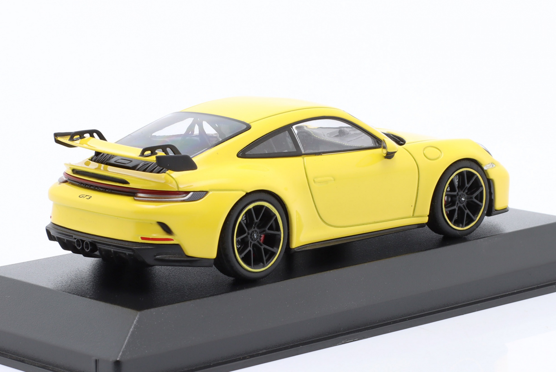Porsche 911 (992) GT3 Baujahr 2020 racing gelb  