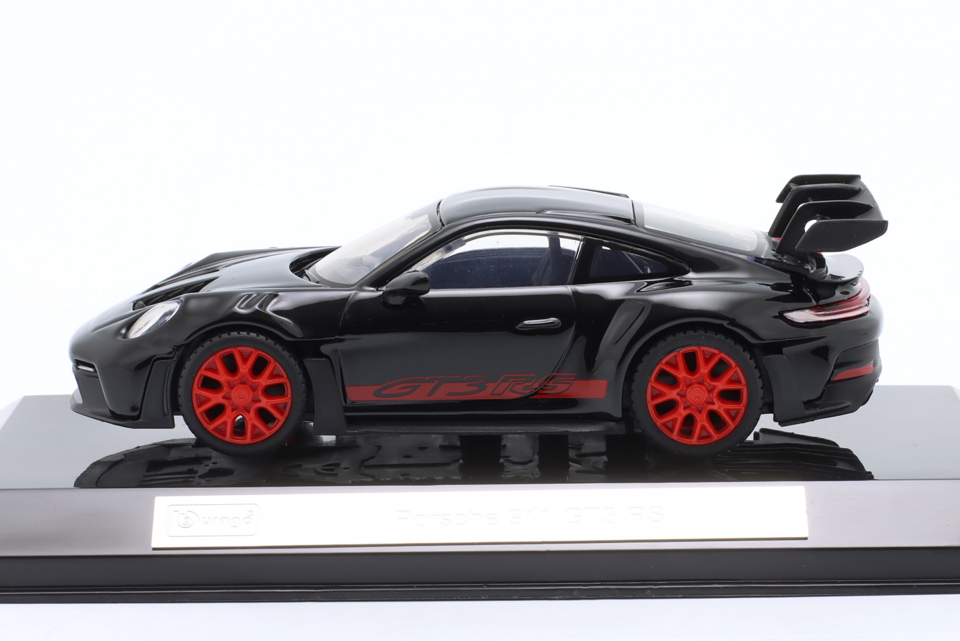 Porsche 911 (992) GT3 RS Baujahr 2022 schwarz / rote Felgen  