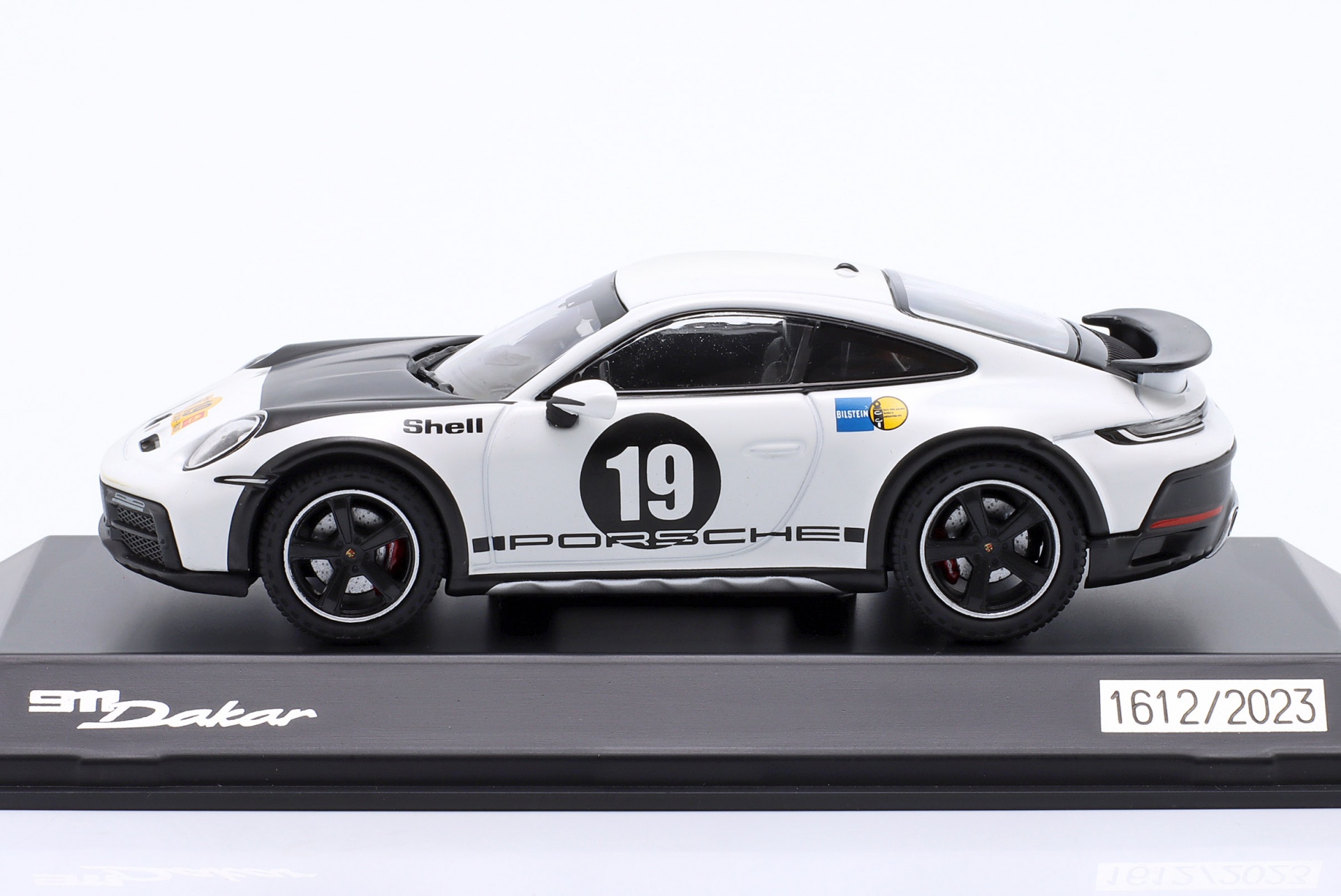 Porsche 911 (992) Dakar #19 Baujahr 2023 wei&szlig; / schwarz  